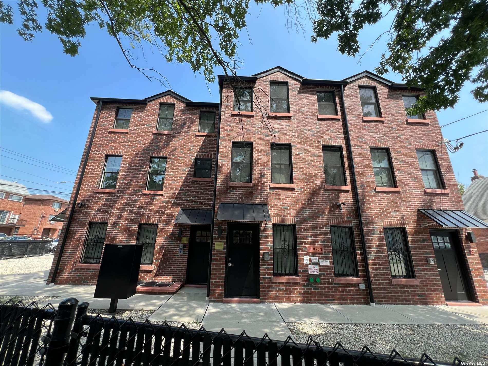 136th Street 2A, Flushing, Queens, NY - 2 Bedrooms  
2 Bathrooms  
5 Rooms - 