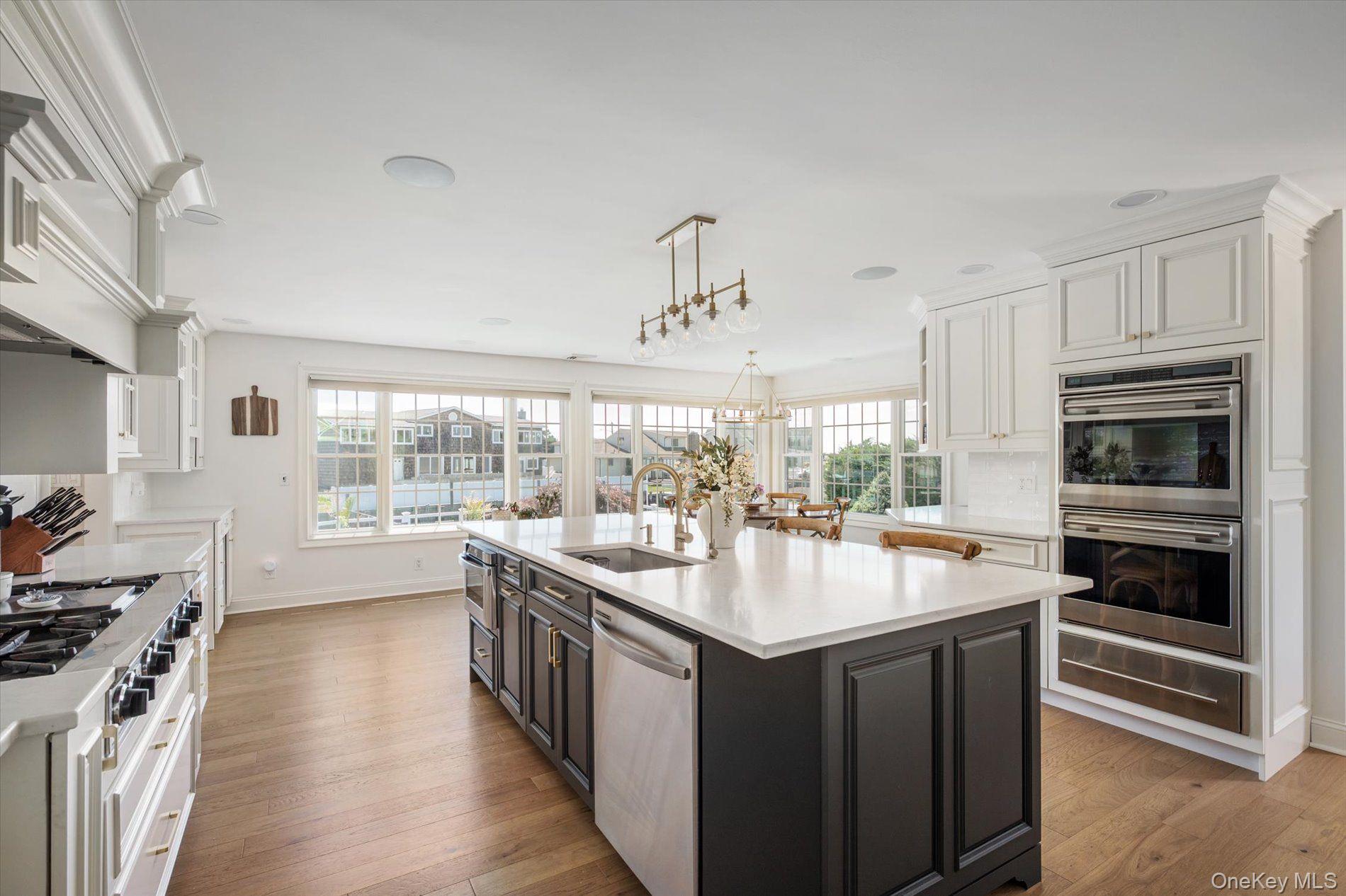 280 Bay Drive