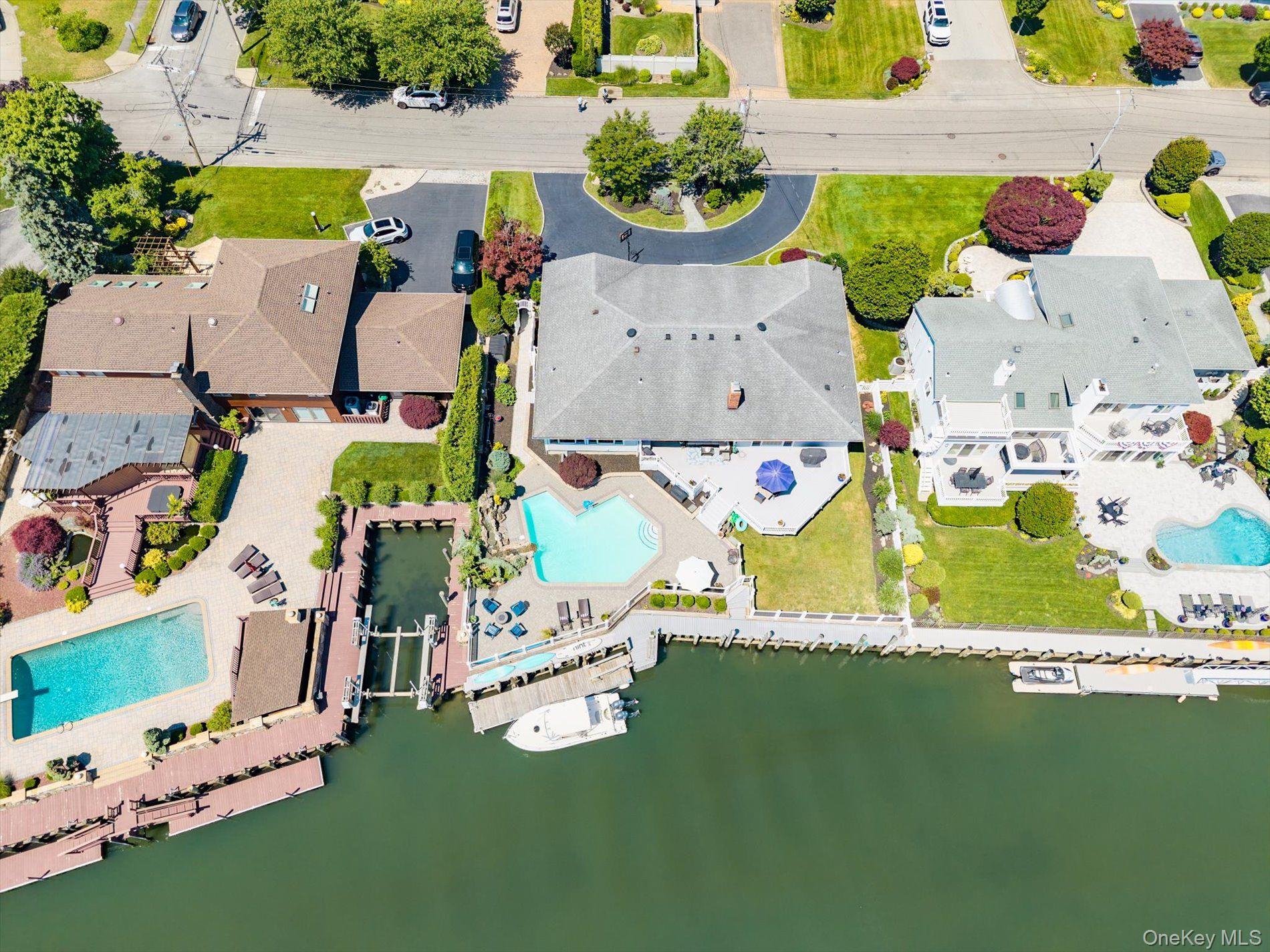 280 Bay Drive