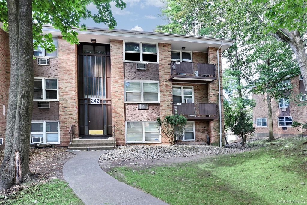 Photo of 242 Kearsing Parkway #D, Monsey, NY 10952 (MLS # 997765)