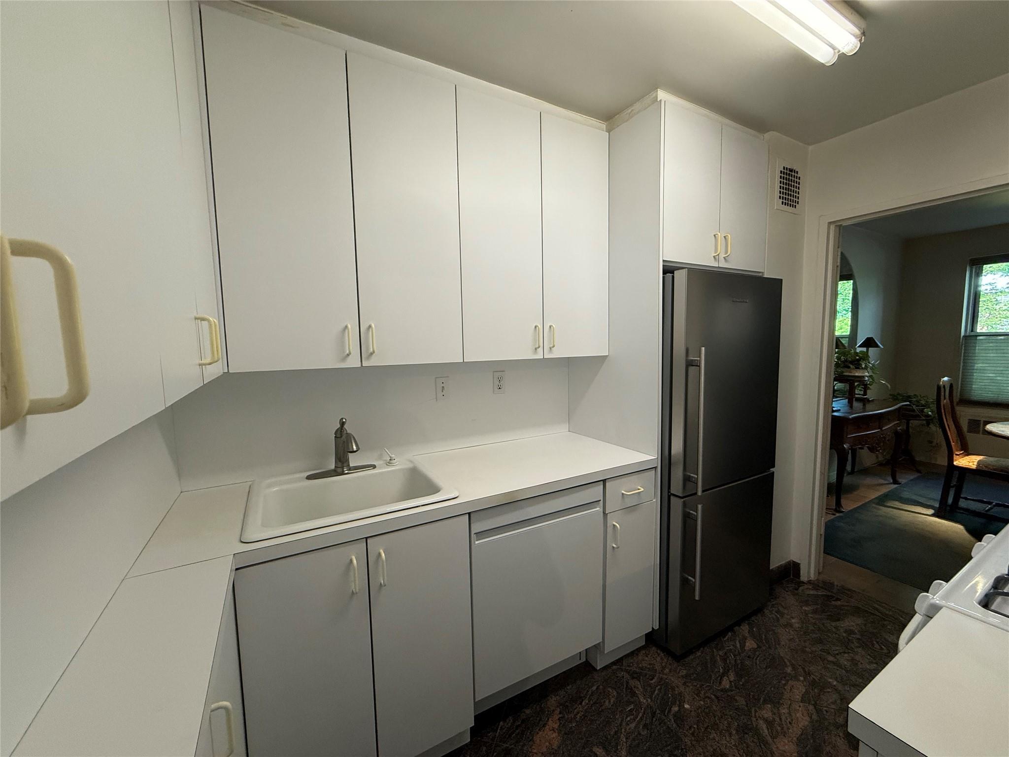 177 E Hartsdale Avenue #2Y, Hartsdale, New York image 1