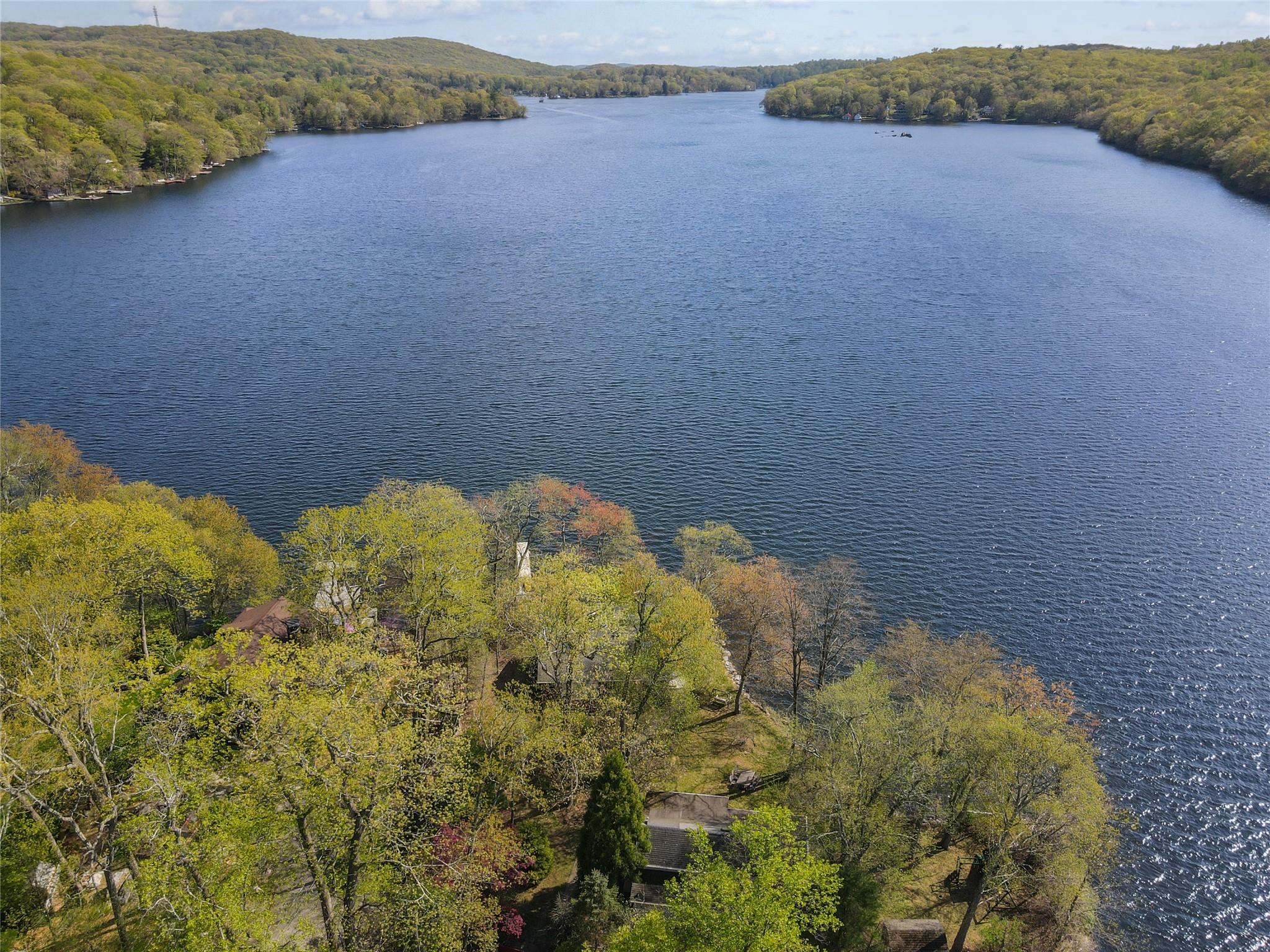 41 Clubhouse Road, Putnam Valley, New York image 2