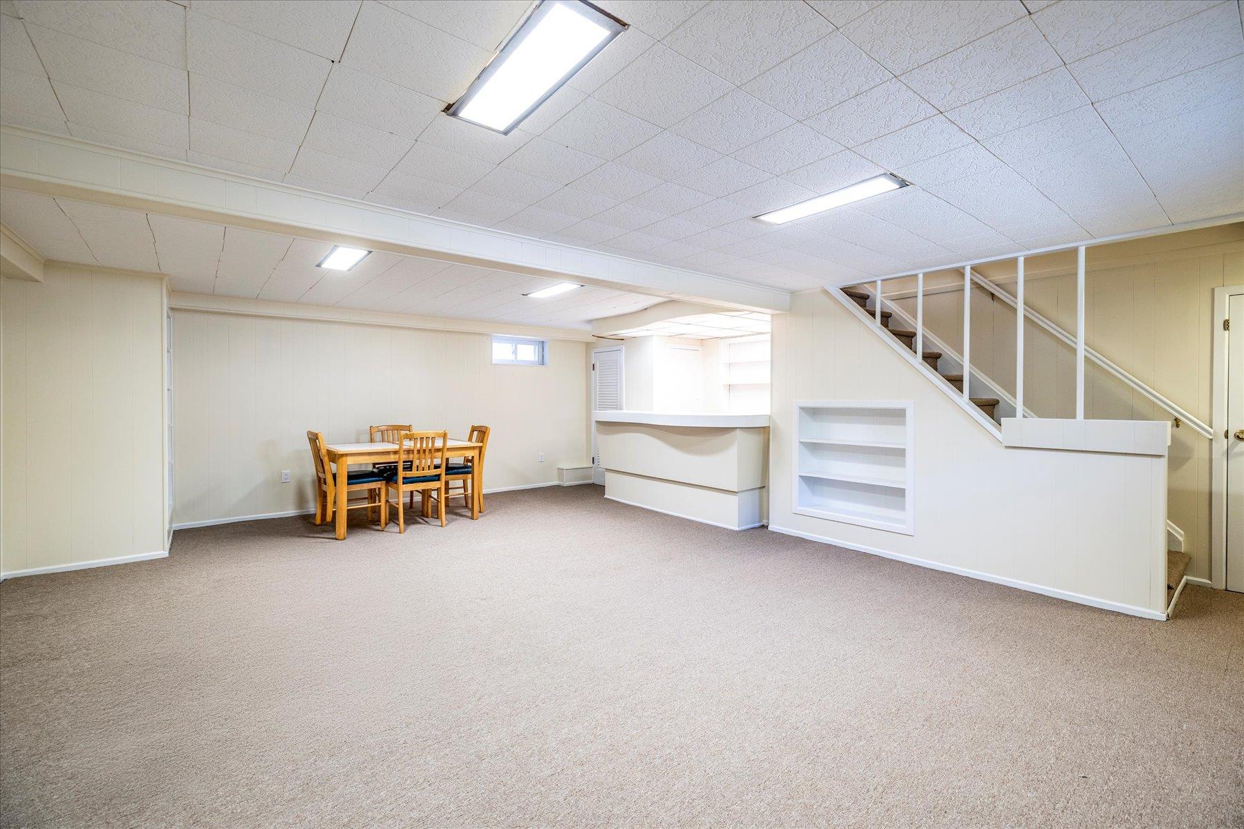 164 W Poplar Street, Floral Park, New York image 18