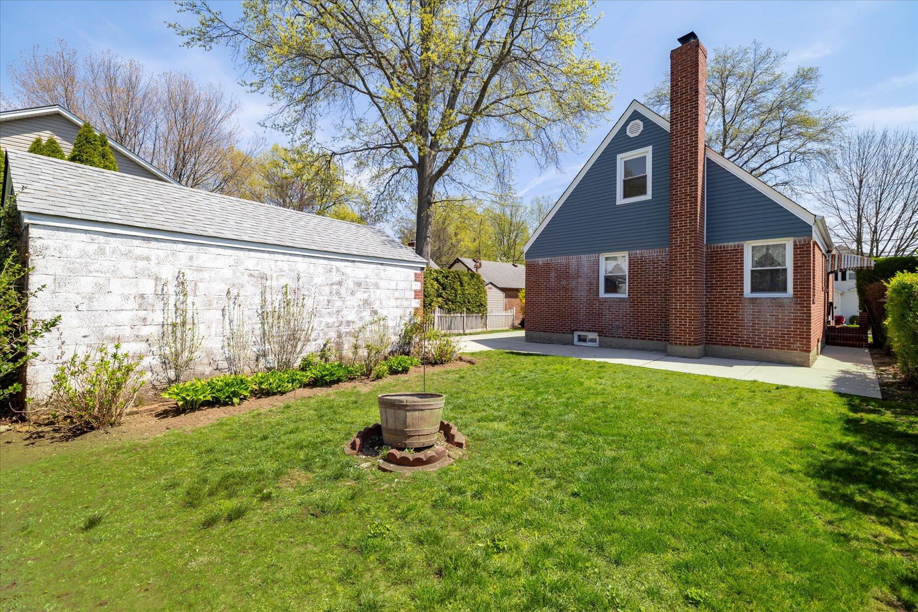 164 W Poplar Street, Floral Park, New York image 25