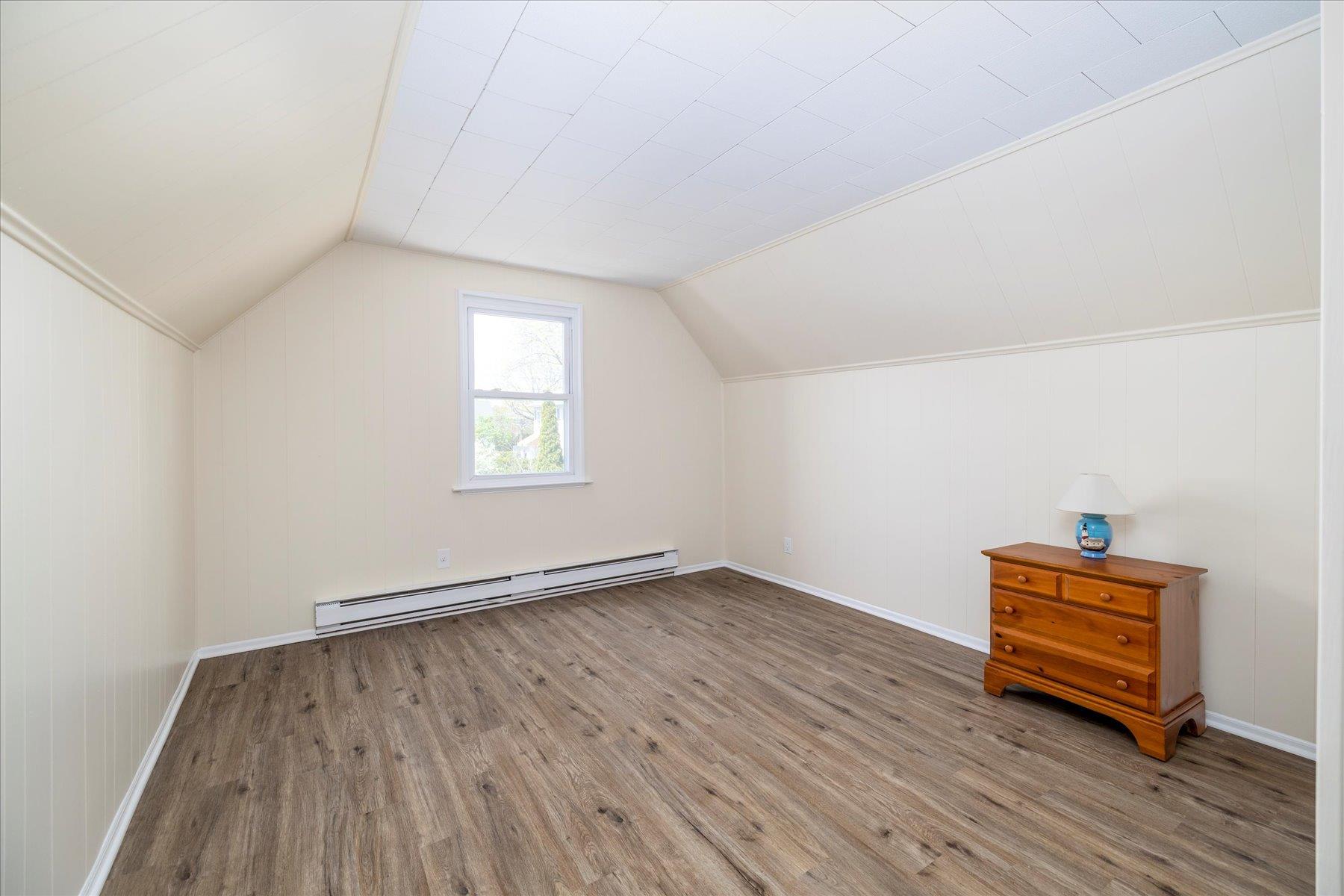 164 W Poplar Street, Floral Park, New York image 16