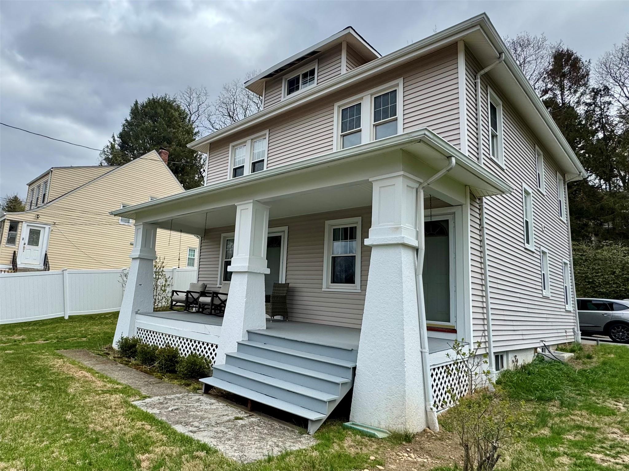 Church Street, Bedford Hills, New York - 3 Bedrooms  
1 Bathrooms  
5 Rooms - 