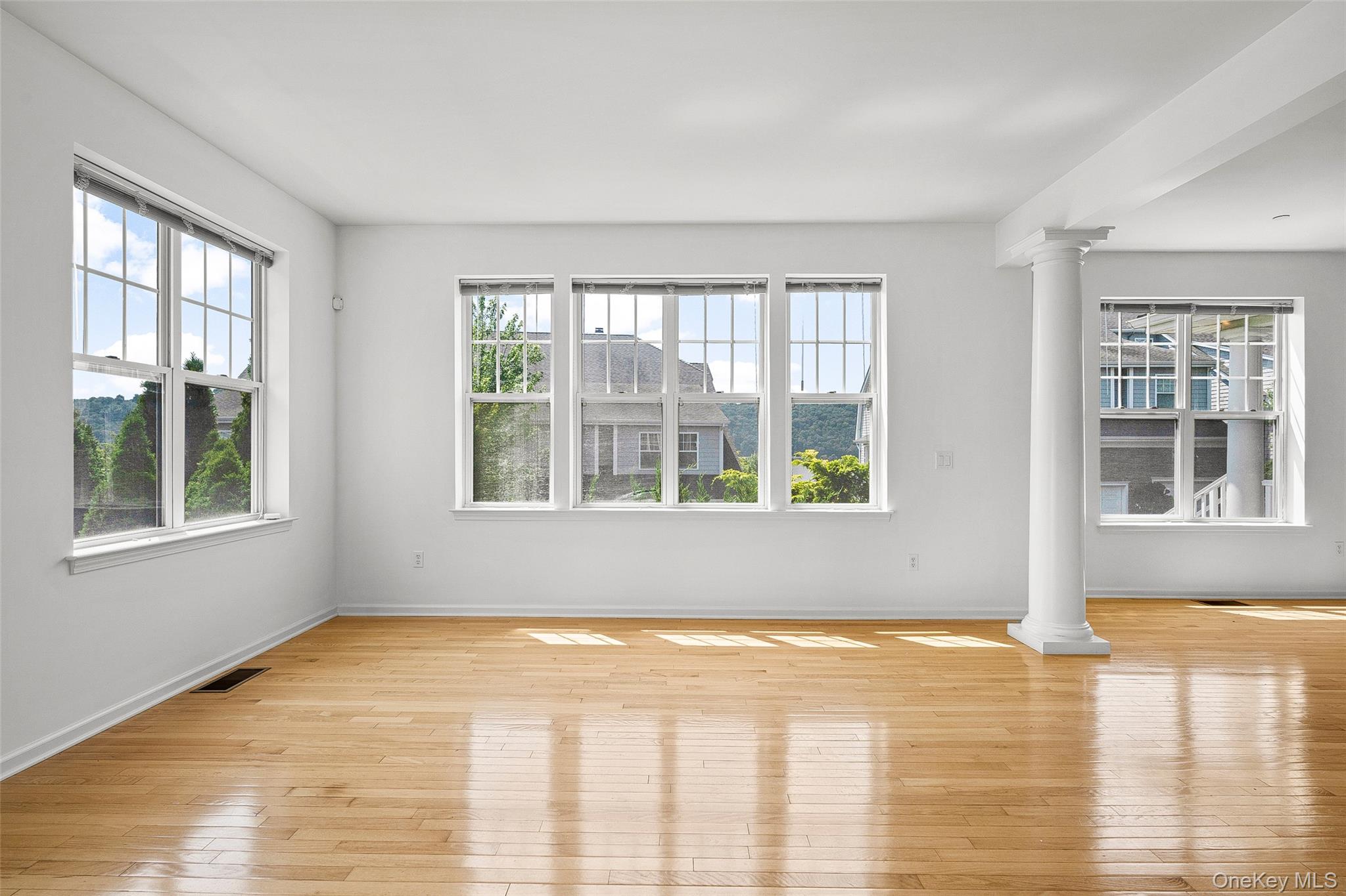 Poughkeepsie, New York 12601, United States, 2 Bedrooms Bedrooms, ,3 BathroomsBathrooms,Residential,Active,193838