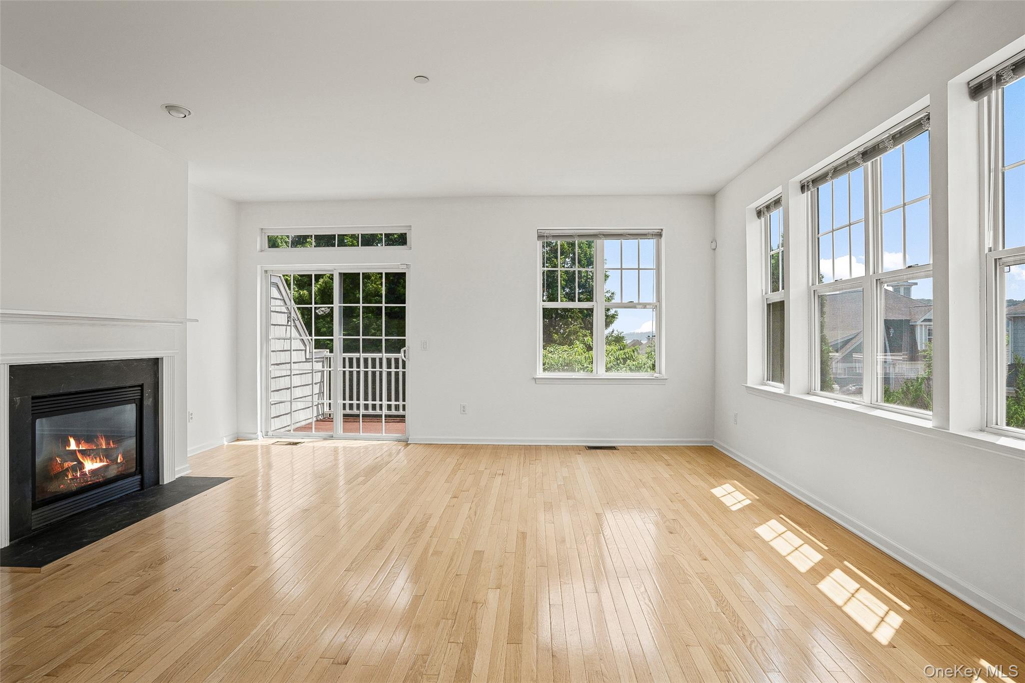 Poughkeepsie, New York 12601, United States, 2 Bedrooms Bedrooms, ,3 BathroomsBathrooms,Residential,Active,193838