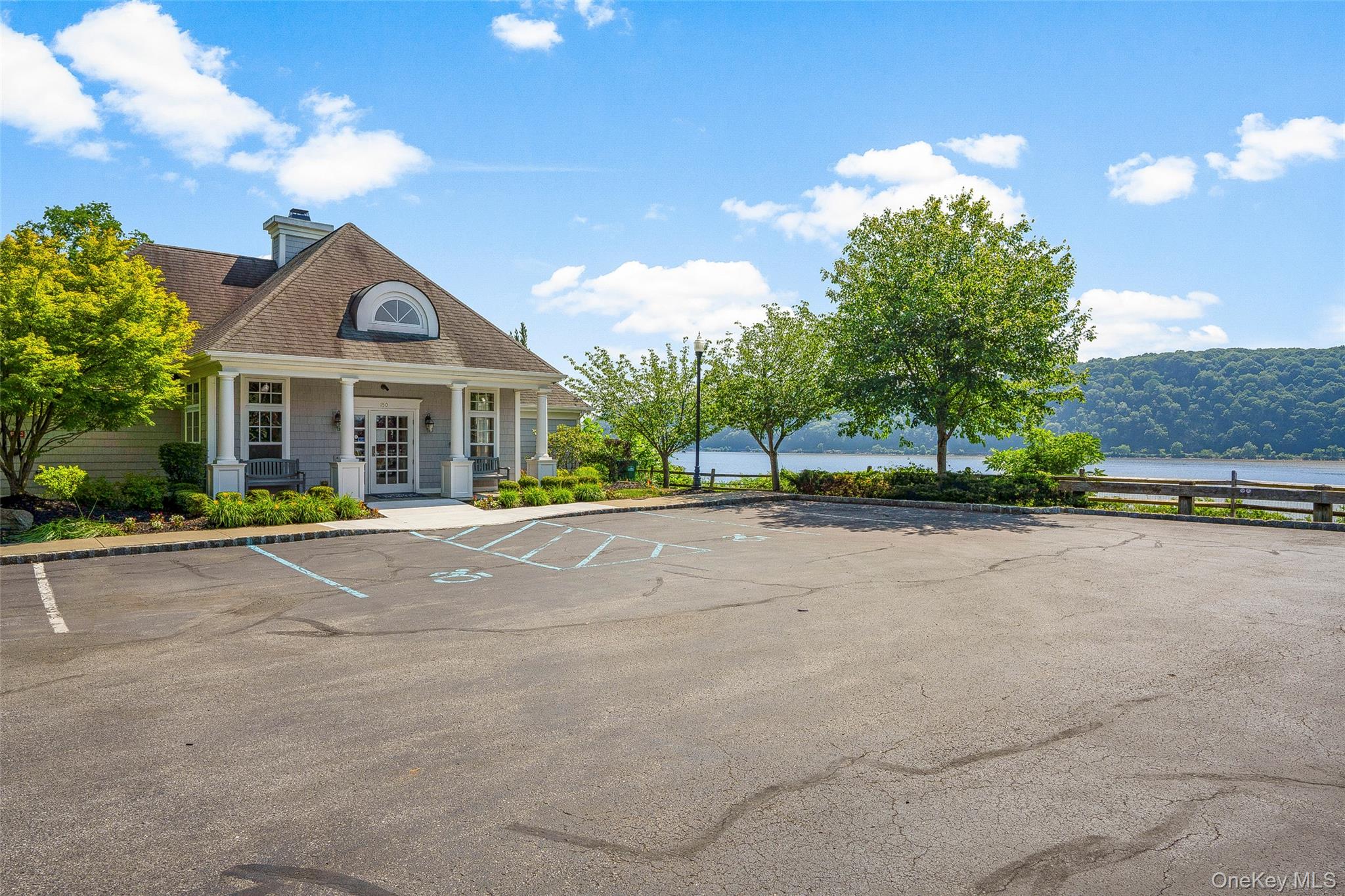 Poughkeepsie, New York 12601, United States, 2 Bedrooms Bedrooms, ,3 BathroomsBathrooms,Residential,Active,193838