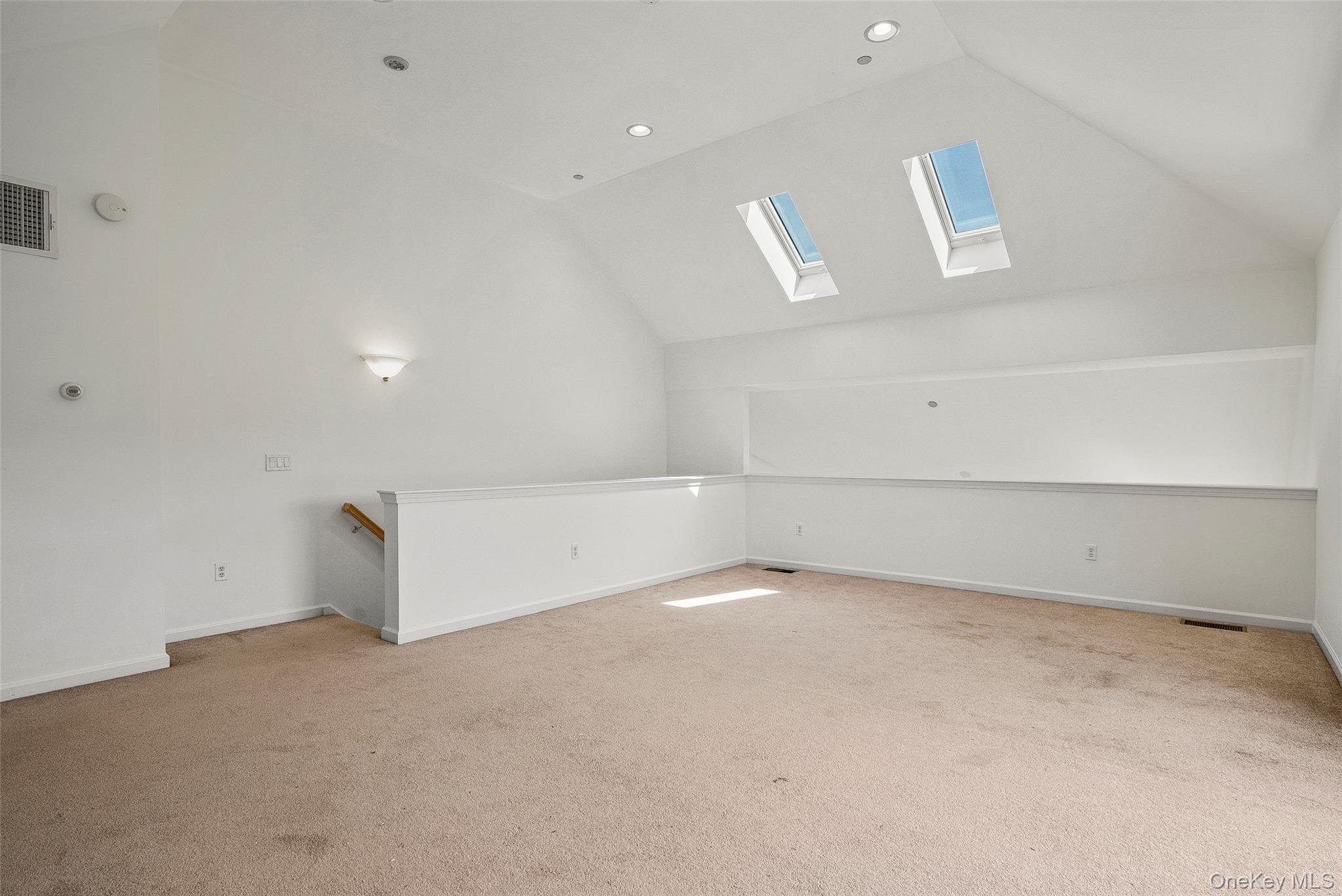 Poughkeepsie, New York 12601, United States, 2 Bedrooms Bedrooms, ,3 BathroomsBathrooms,Residential,Active,193838