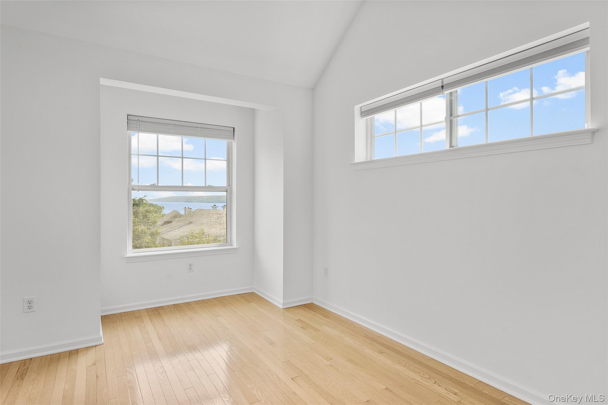 Poughkeepsie, New York 12601, United States, 2 Bedrooms Bedrooms, ,3 BathroomsBathrooms,Residential,Active,193838