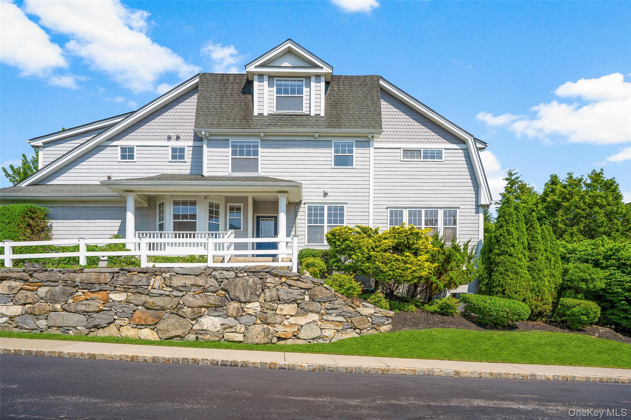 Poughkeepsie, New York 12601, United States, 2 Bedrooms Bedrooms, ,3 BathroomsBathrooms,Residential,Active,193838