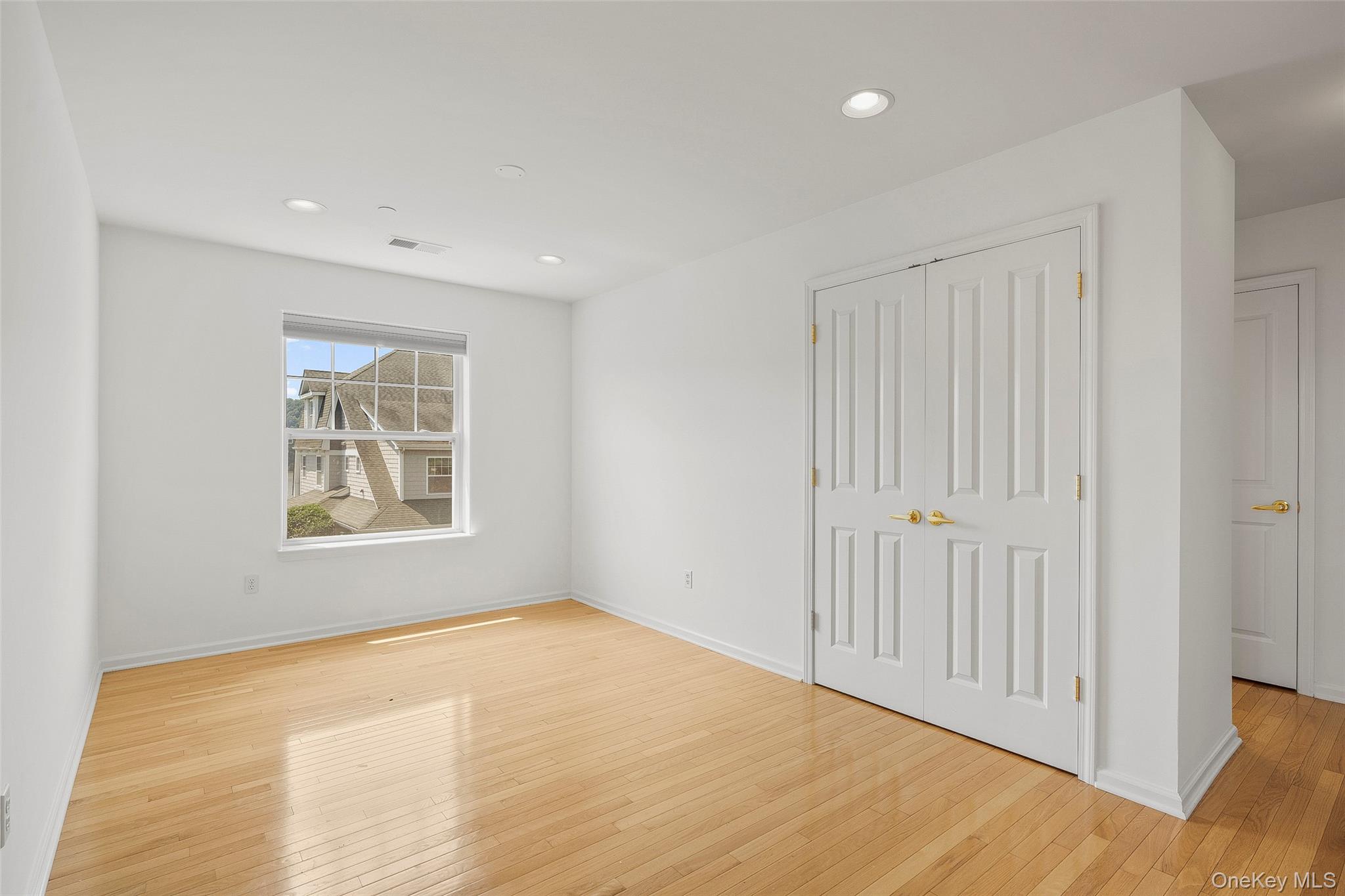 Poughkeepsie, New York 12601, United States, 2 Bedrooms Bedrooms, ,3 BathroomsBathrooms,Residential,Active,193838