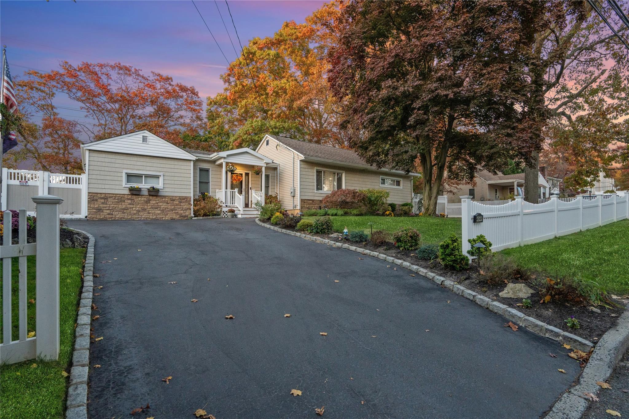 4241 Express Drive, Ronkonkoma, New York image 1