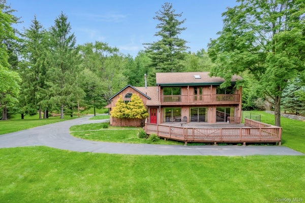 8 KINGWOOD PARK, POUGHKEEPSIE, NY 12601 - Image e696bf8ec76da0e77db28c9cf69d442c/3559719331