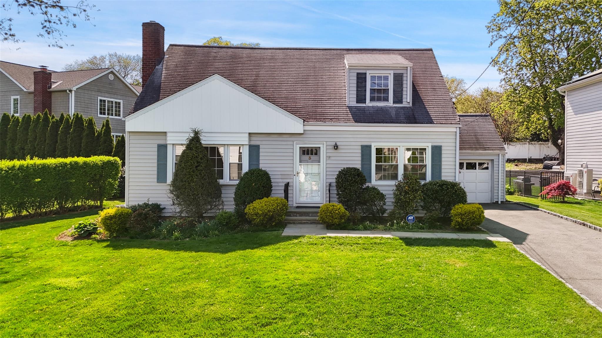 3 Hanfling Road, Scarsdale, New York image 1