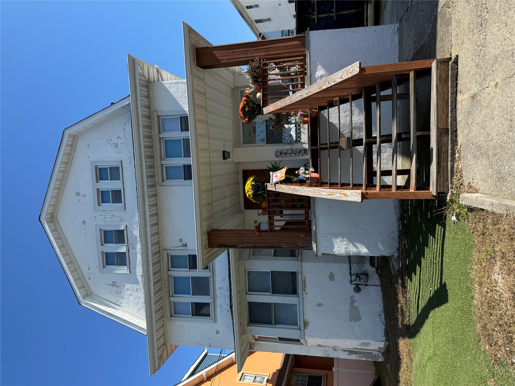 Rental Property at Beach 29th Street 3, Far Rockaway, Queens, NY - Bedrooms: 1 
Bathrooms: 1 
Rooms: 3  - $2,800 MO.