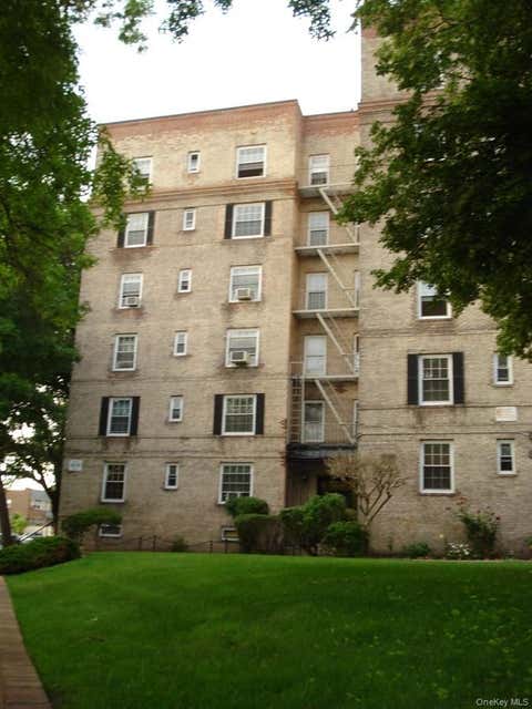 Photo of 55-23 31 Avenue #J3, Woodside, NY 11377 (MLS # 1035947)