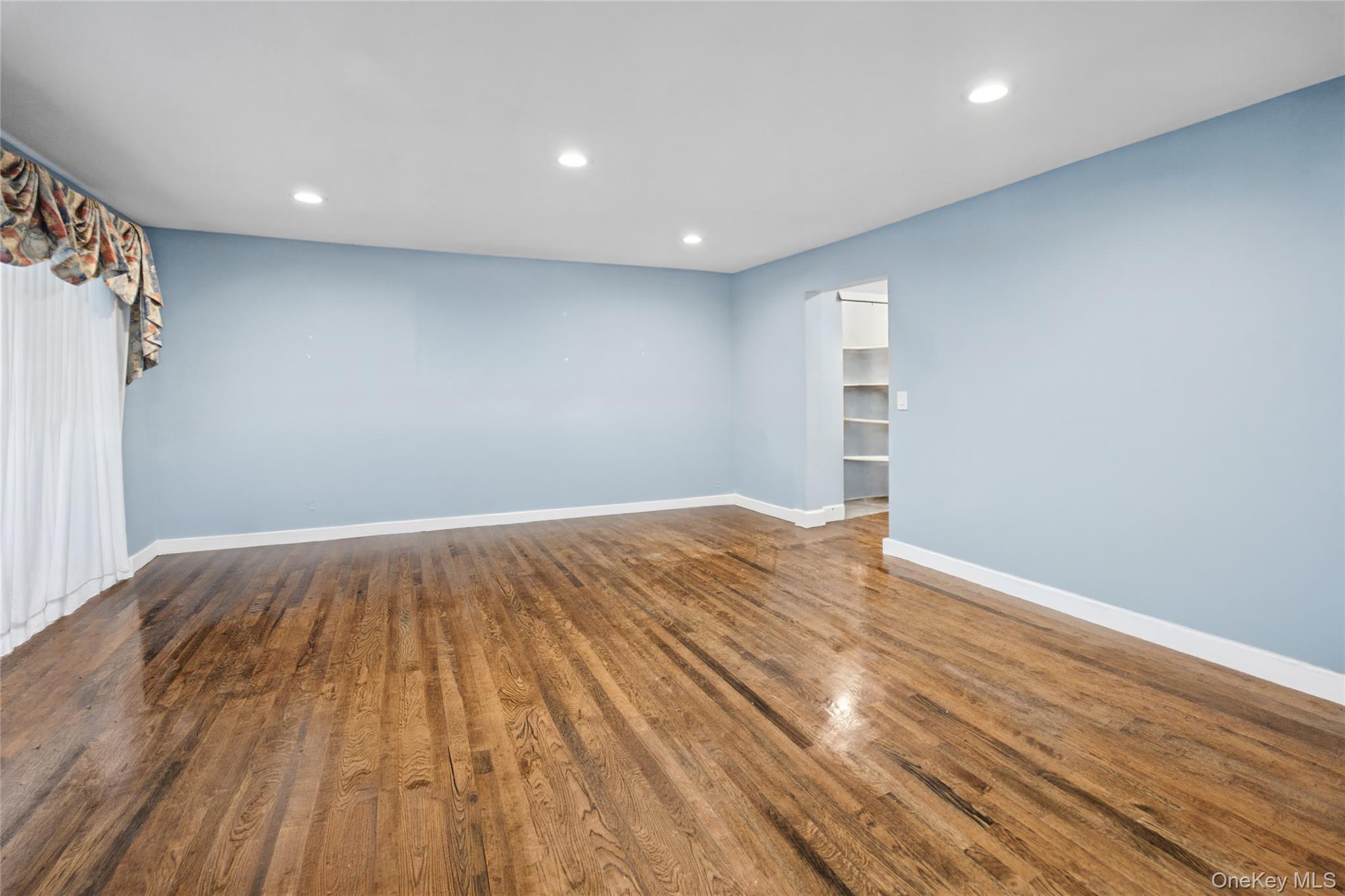 17 Scenic View Court W