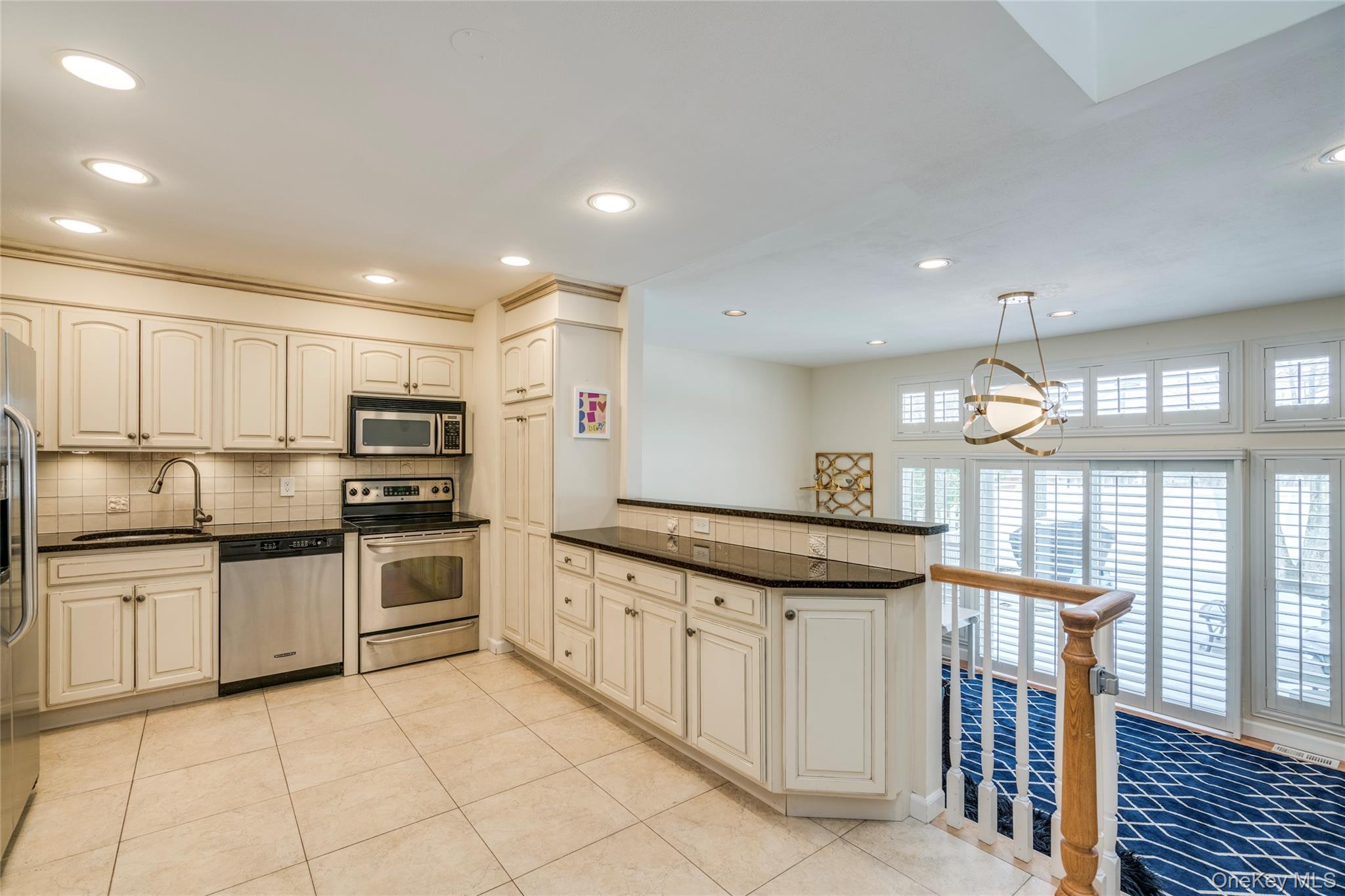 100 Woodlake Drive W