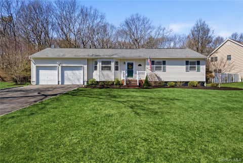 Homes For Sale - 4 Doral Lane<br/> Yaphank, NY 11980