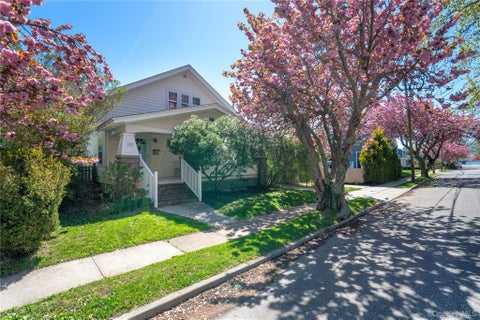 Condo For Sale - 210 5th Street<br/> Greenport, NY 11944