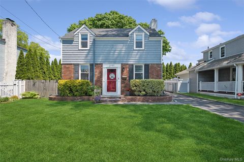2197 Pine Street Wantagh NY 11793