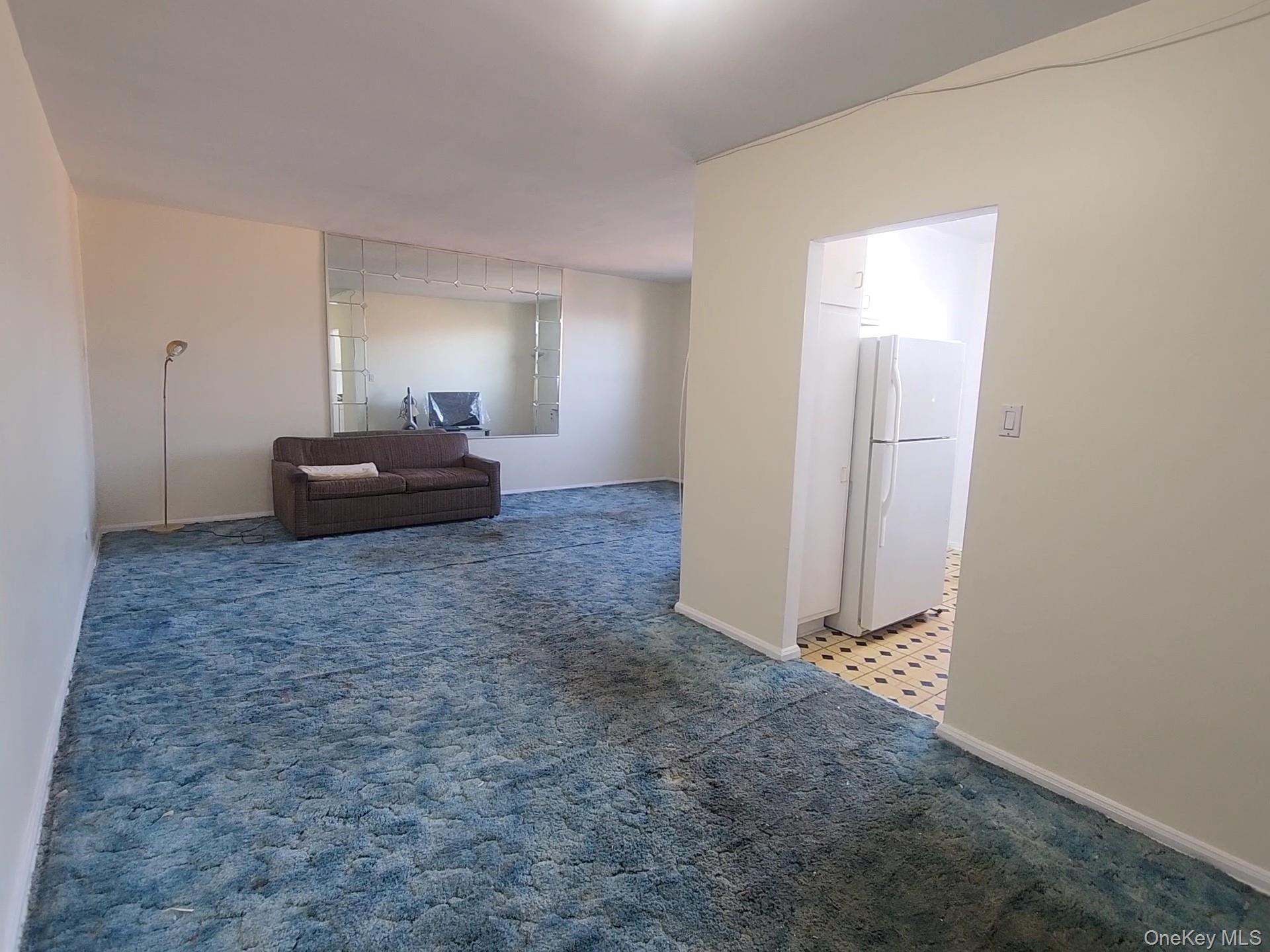 90-09 Northern Boulevard 605