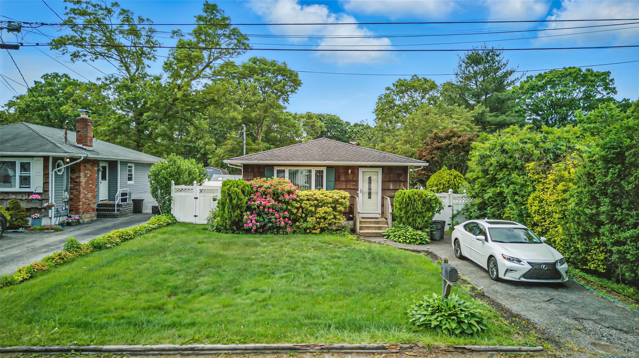 70 Pennwood Drive, Mastic Beach, New York image 1