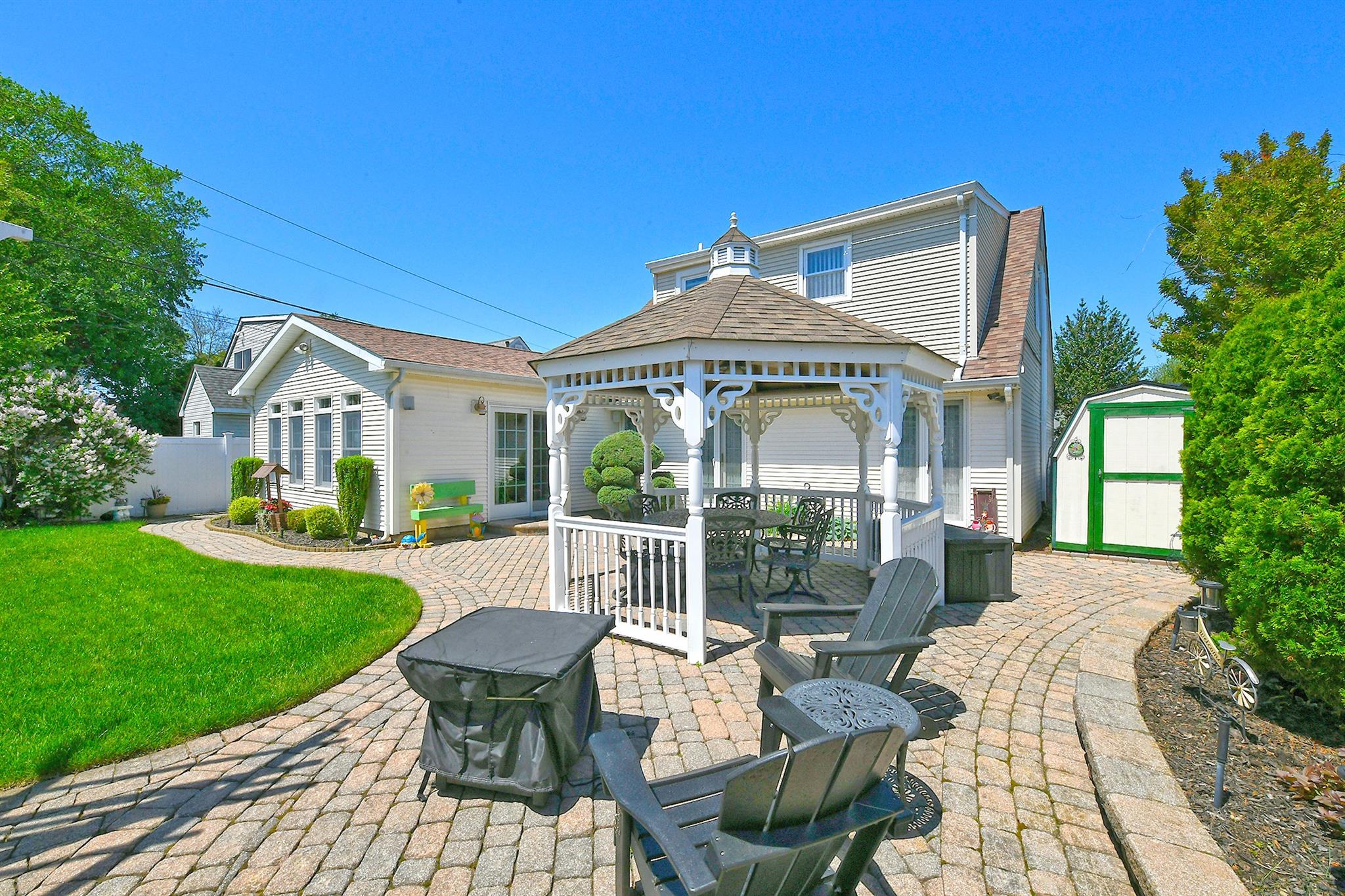 57 Carnation Rd Rd, Levittown, New York image 30