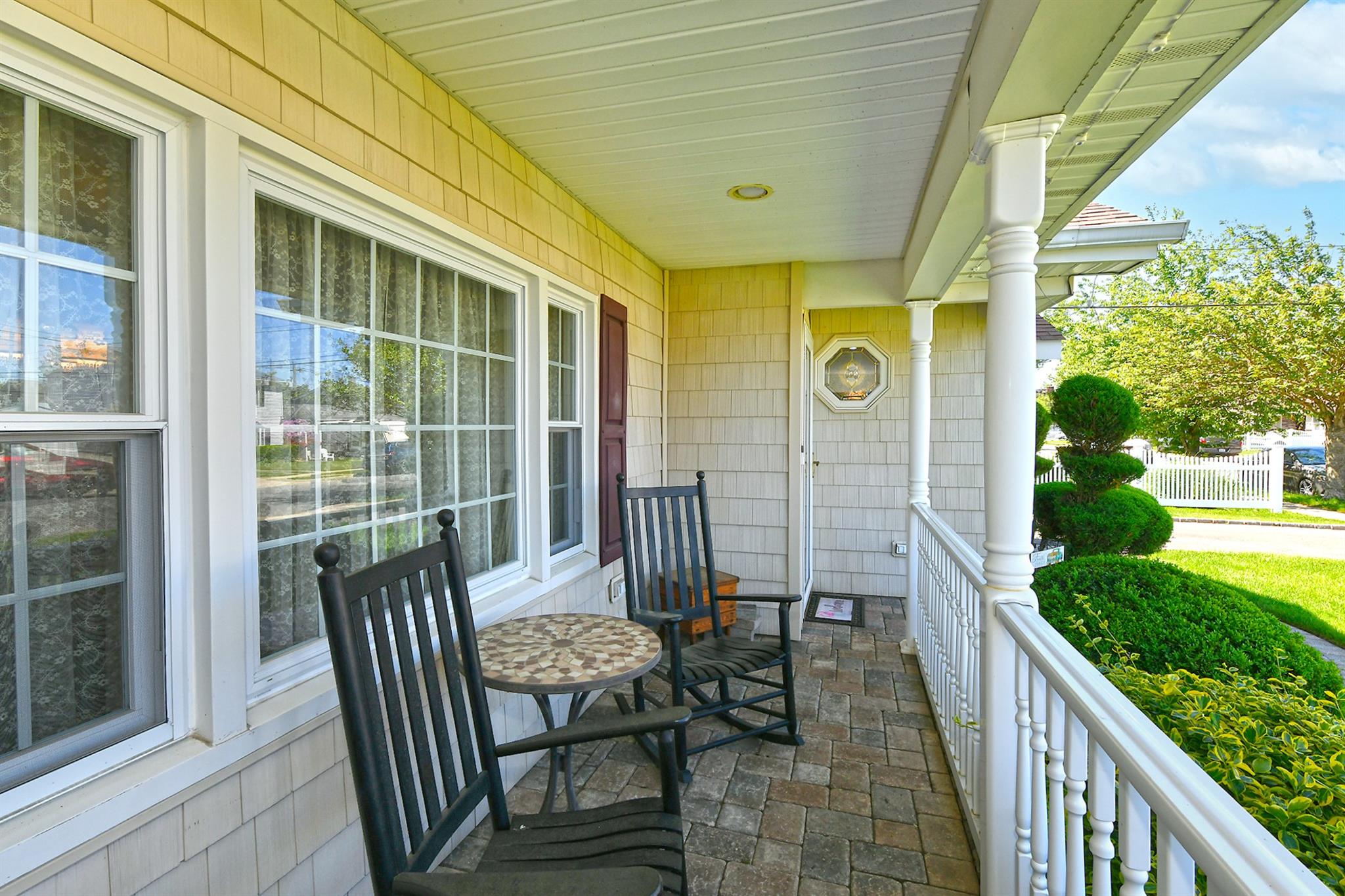 57 Carnation Rd Rd, Levittown, New York image 5