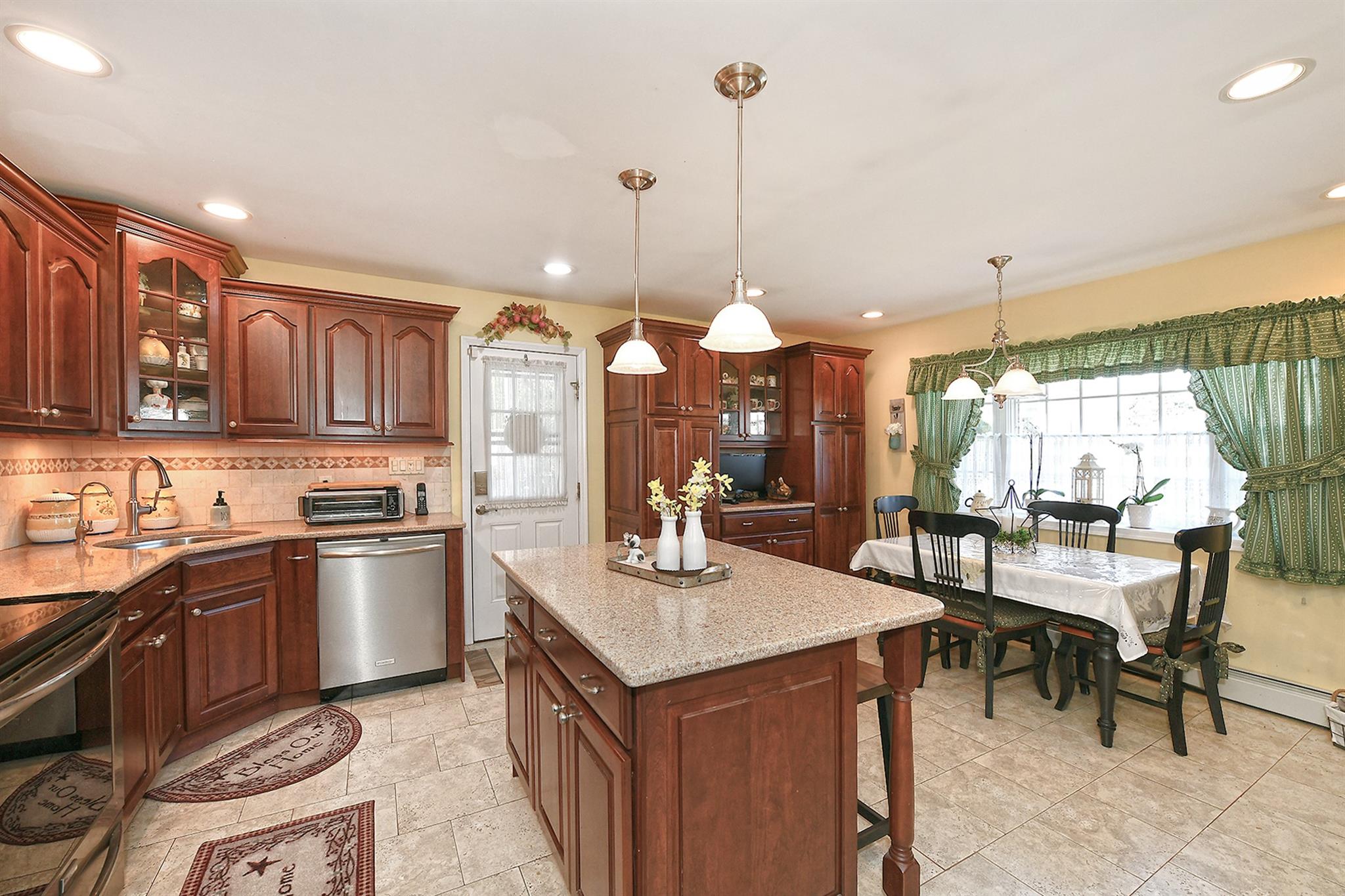 57 Carnation Rd Rd, Levittown, New York image 11