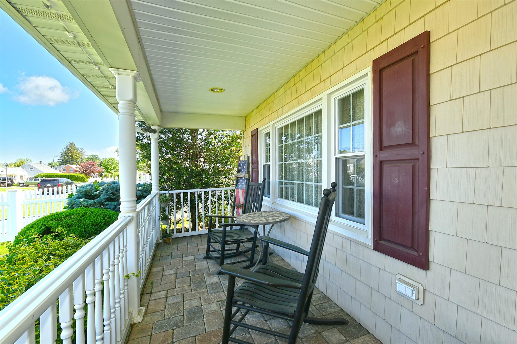 57 Carnation Rd Rd, Levittown, New York image 4