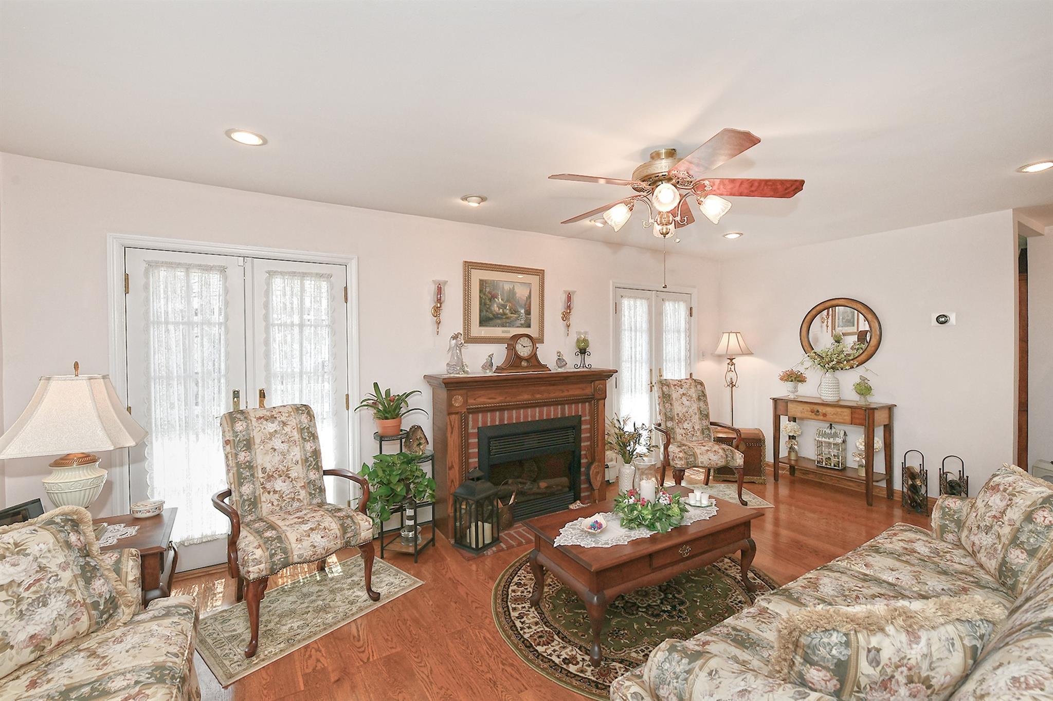 57 Carnation Rd Rd, Levittown, New York image 16