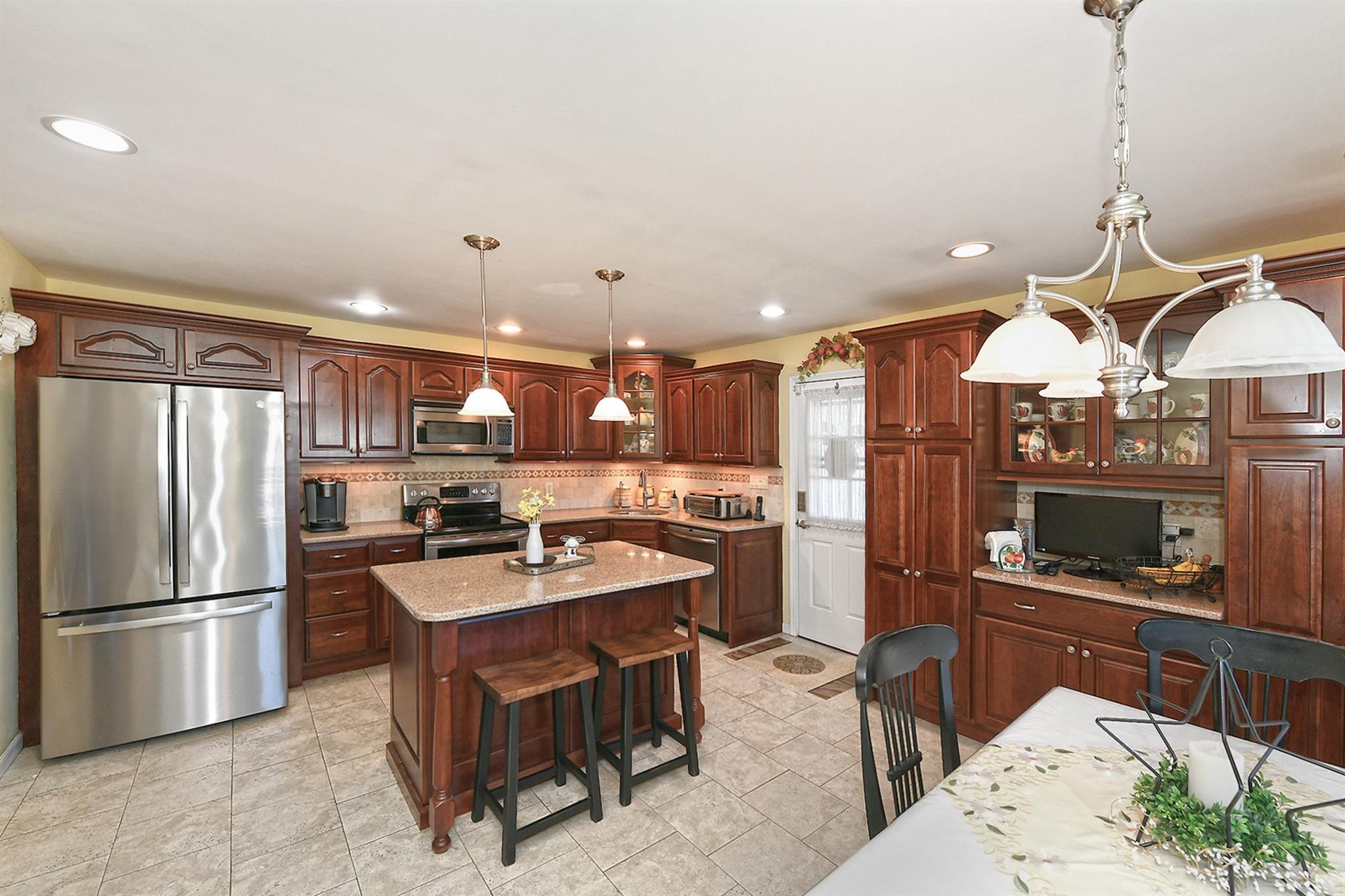 57 Carnation Rd Rd, Levittown, New York image 10