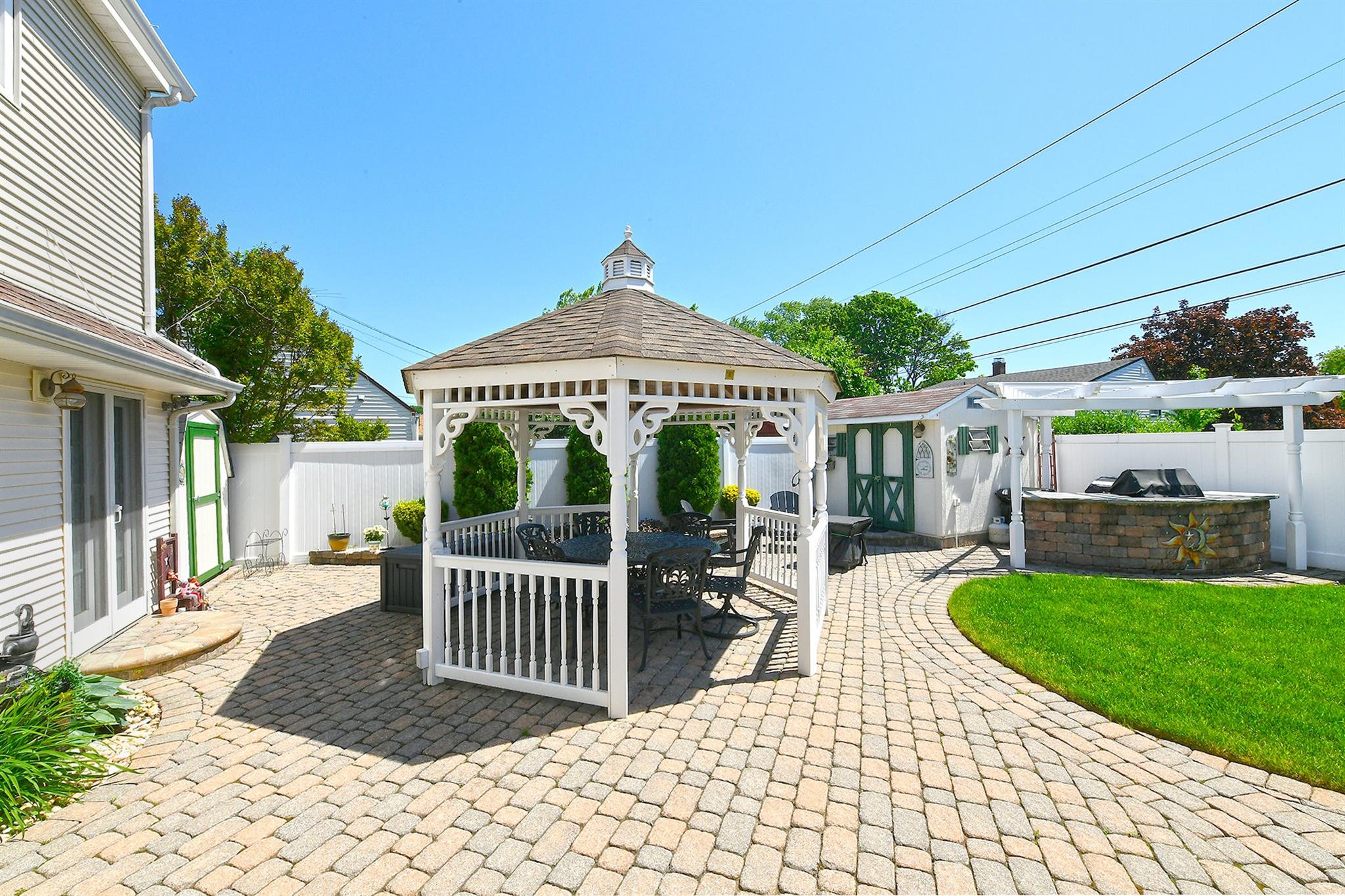 57 Carnation Rd Rd, Levittown, New York image 28