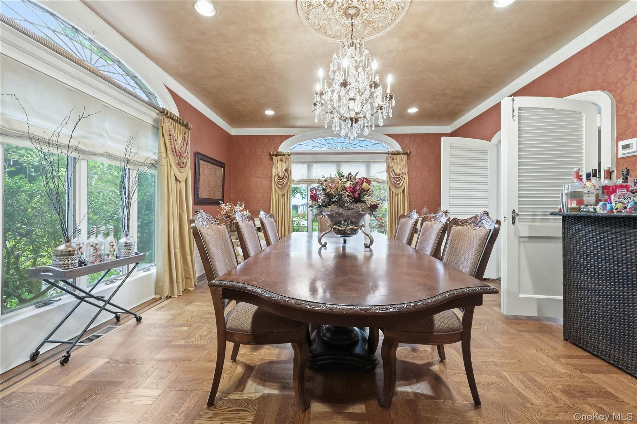 Woodsburgh, New York 11598, United States, 5 Bedrooms Bedrooms, ,4 BathroomsBathrooms,Residential,Active,232181