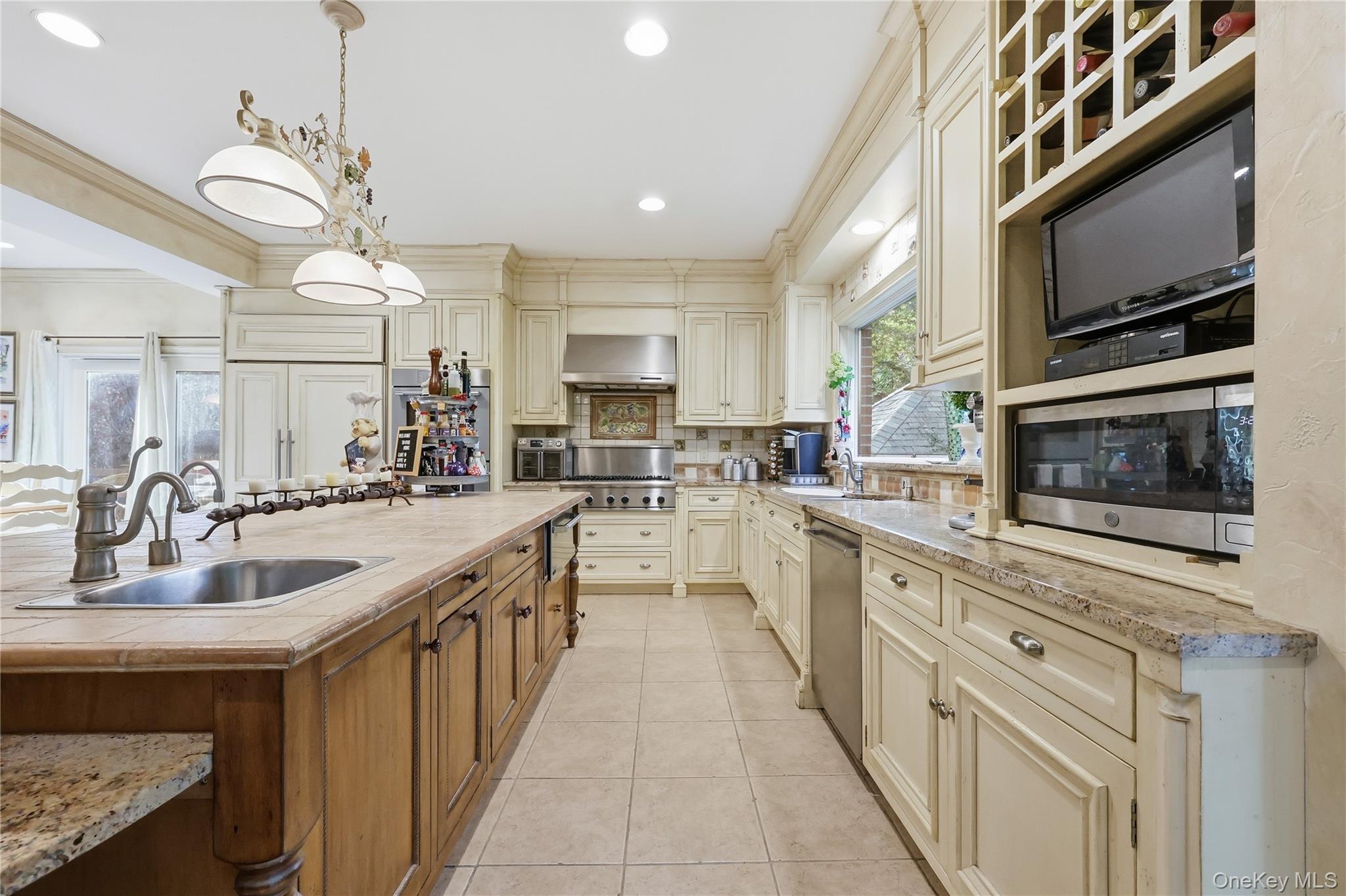 Woodsburgh, New York 11598, United States, 5 Bedrooms Bedrooms, ,4 BathroomsBathrooms,Residential,Active,232181