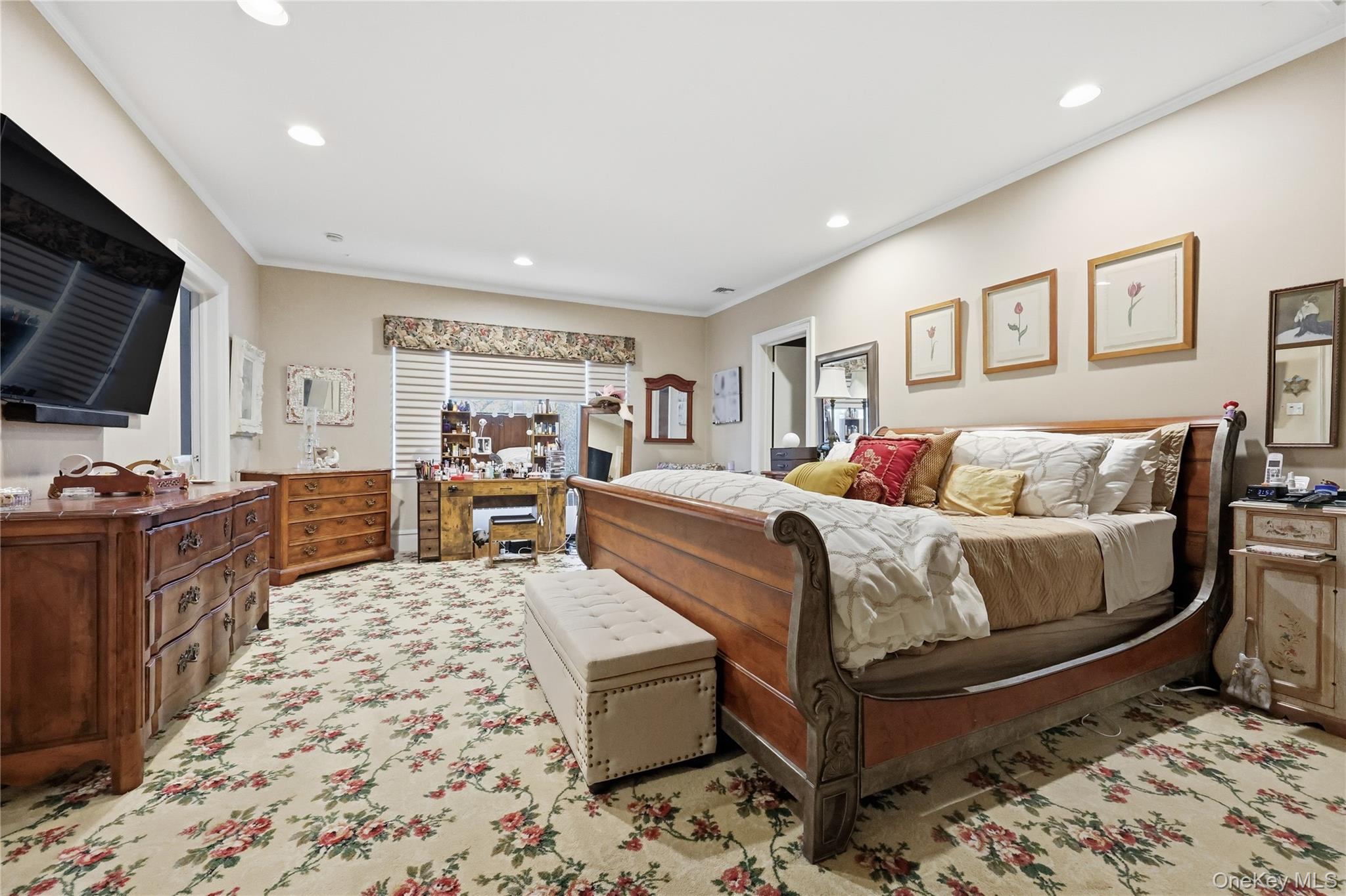 Woodsburgh, New York 11598, United States, 5 Bedrooms Bedrooms, ,4 BathroomsBathrooms,Residential,Active,232181