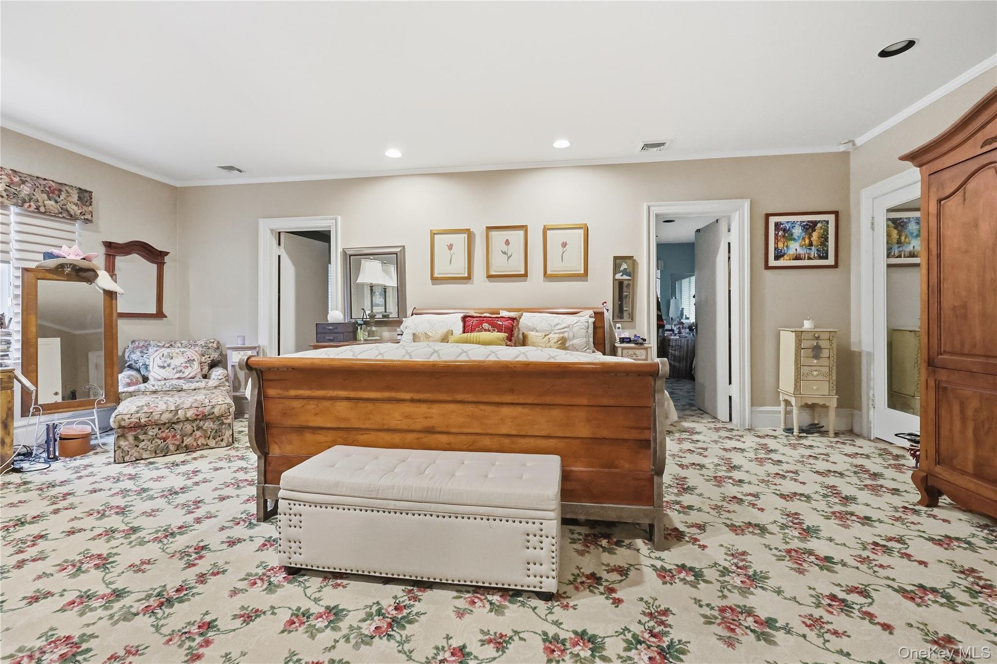 Woodsburgh, New York 11598, United States, 5 Bedrooms Bedrooms, ,4 BathroomsBathrooms,Residential,Active,232181