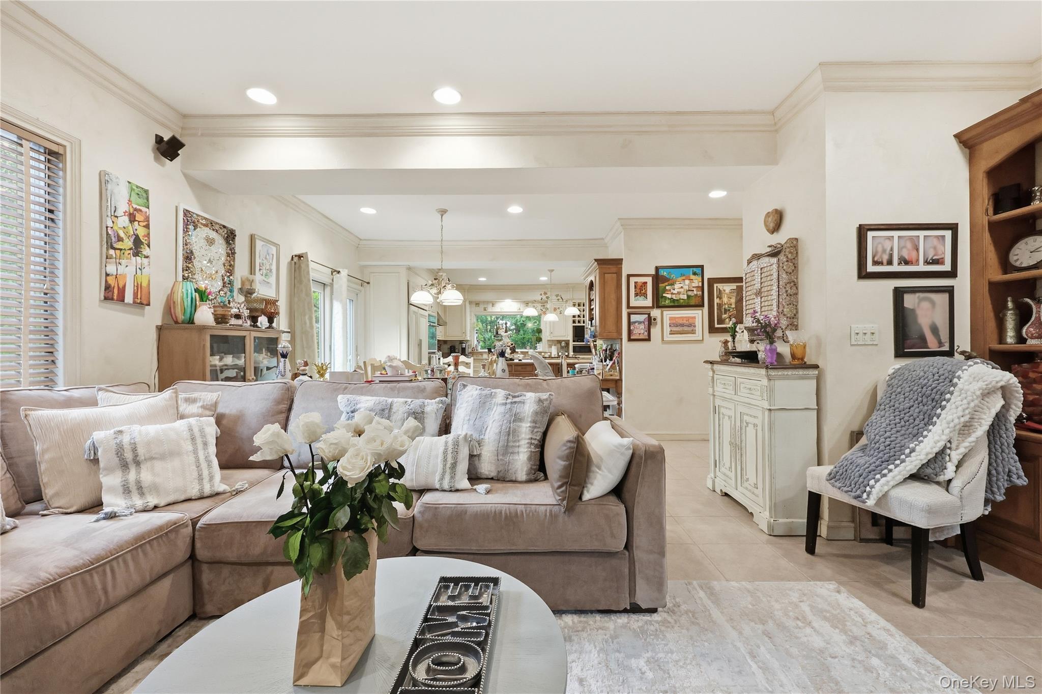 Woodsburgh, New York 11598, United States, 5 Bedrooms Bedrooms, ,4 BathroomsBathrooms,Residential,Active,232181