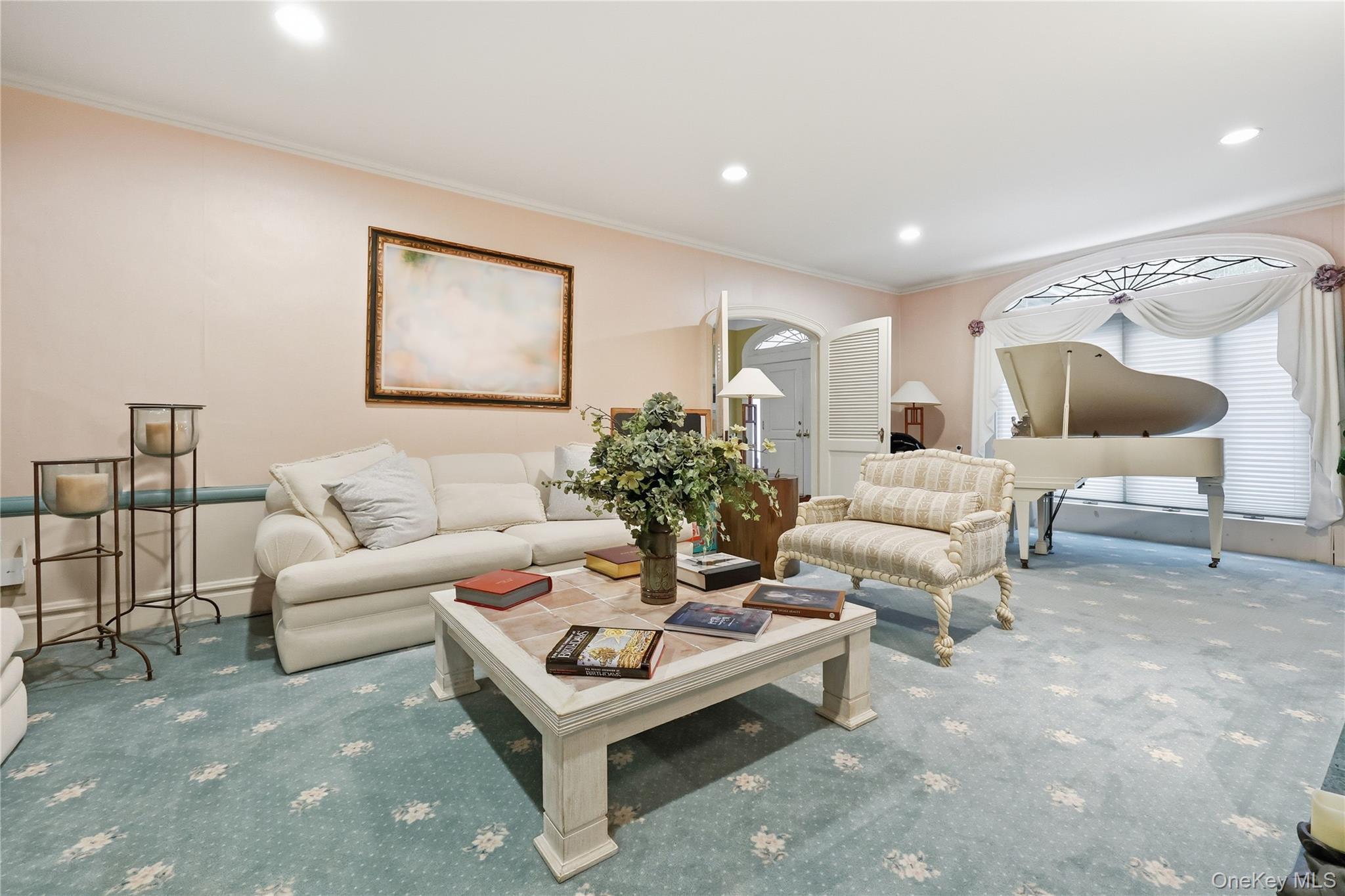 Woodsburgh, New York 11598, United States, 5 Bedrooms Bedrooms, ,4 BathroomsBathrooms,Residential,Active,232181