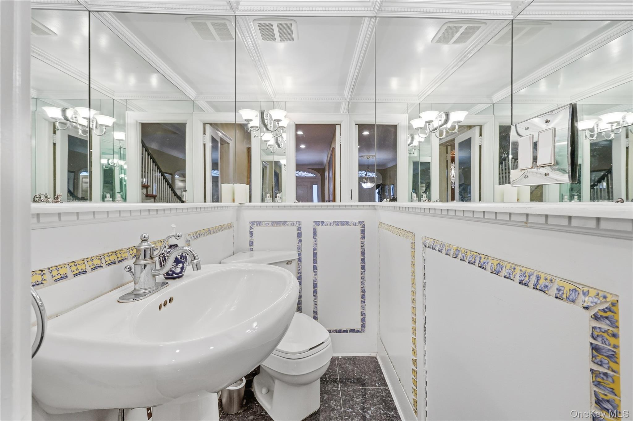 Woodsburgh, New York 11598, United States, 5 Bedrooms Bedrooms, ,4 BathroomsBathrooms,Residential,Active,232181