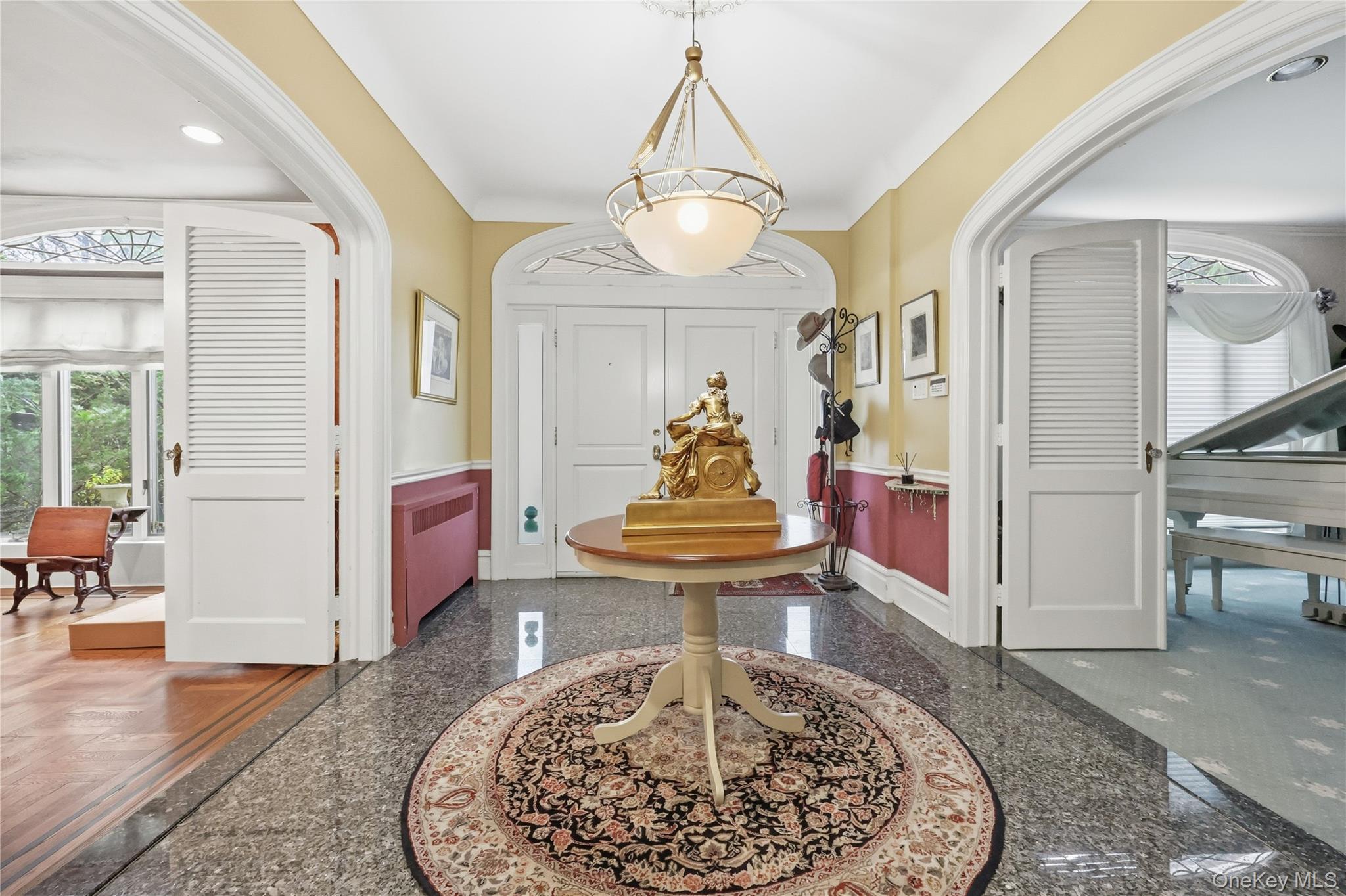 Woodsburgh, New York 11598, United States, 5 Bedrooms Bedrooms, ,4 BathroomsBathrooms,Residential,Active,232181