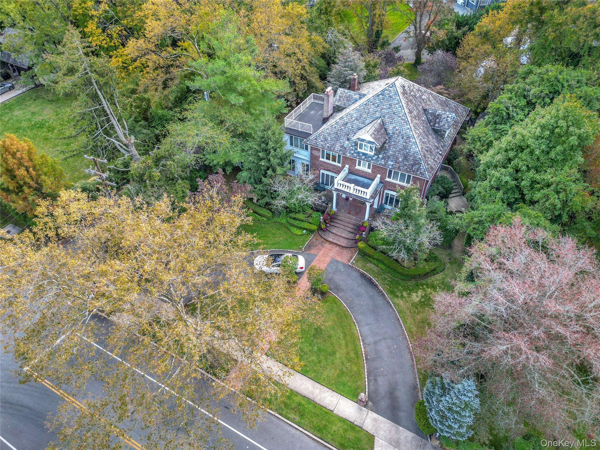 Woodsburgh, New York 11598, United States, 5 Bedrooms Bedrooms, ,4 BathroomsBathrooms,Residential,Active,232181