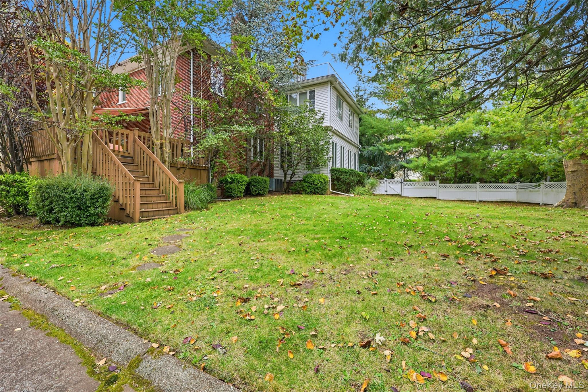 Woodsburgh, New York 11598, United States, 5 Bedrooms Bedrooms, ,4 BathroomsBathrooms,Residential,Active,232181