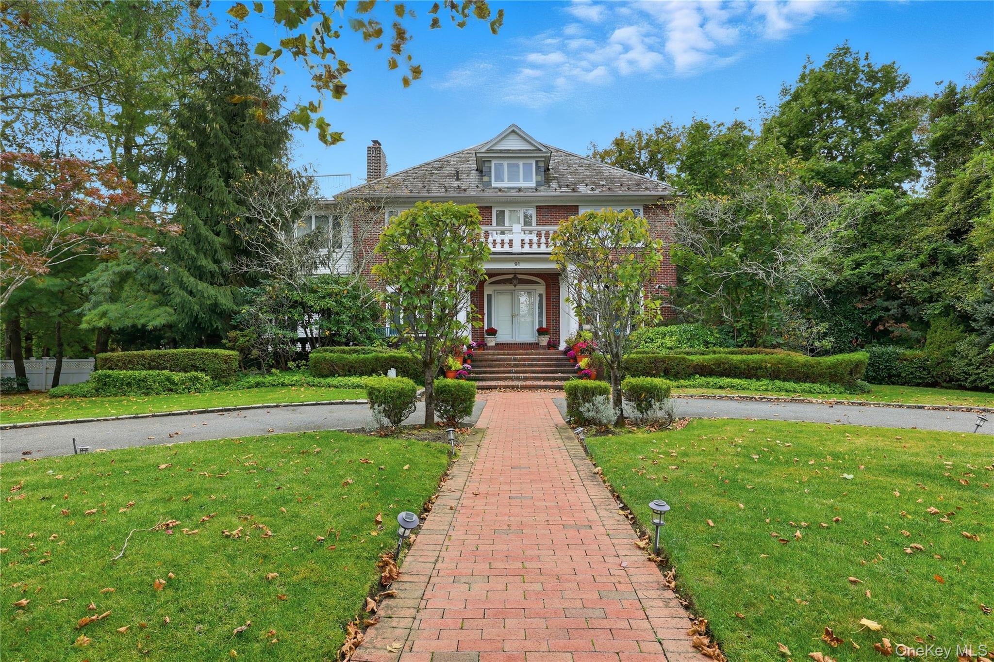 Woodsburgh, New York 11598, United States, 5 Bedrooms Bedrooms, ,4 BathroomsBathrooms,Residential,Active,232181