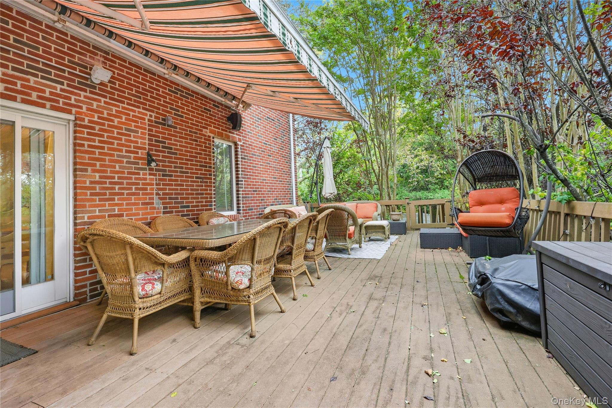 Woodsburgh, New York 11598, United States, 5 Bedrooms Bedrooms, ,4 BathroomsBathrooms,Residential,Active,232181