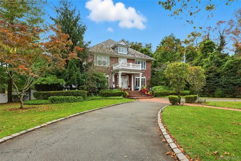 Photo of 91 Woodmere Boulevard, Woodsburgh, NY 11598 (MLS # 926656)
