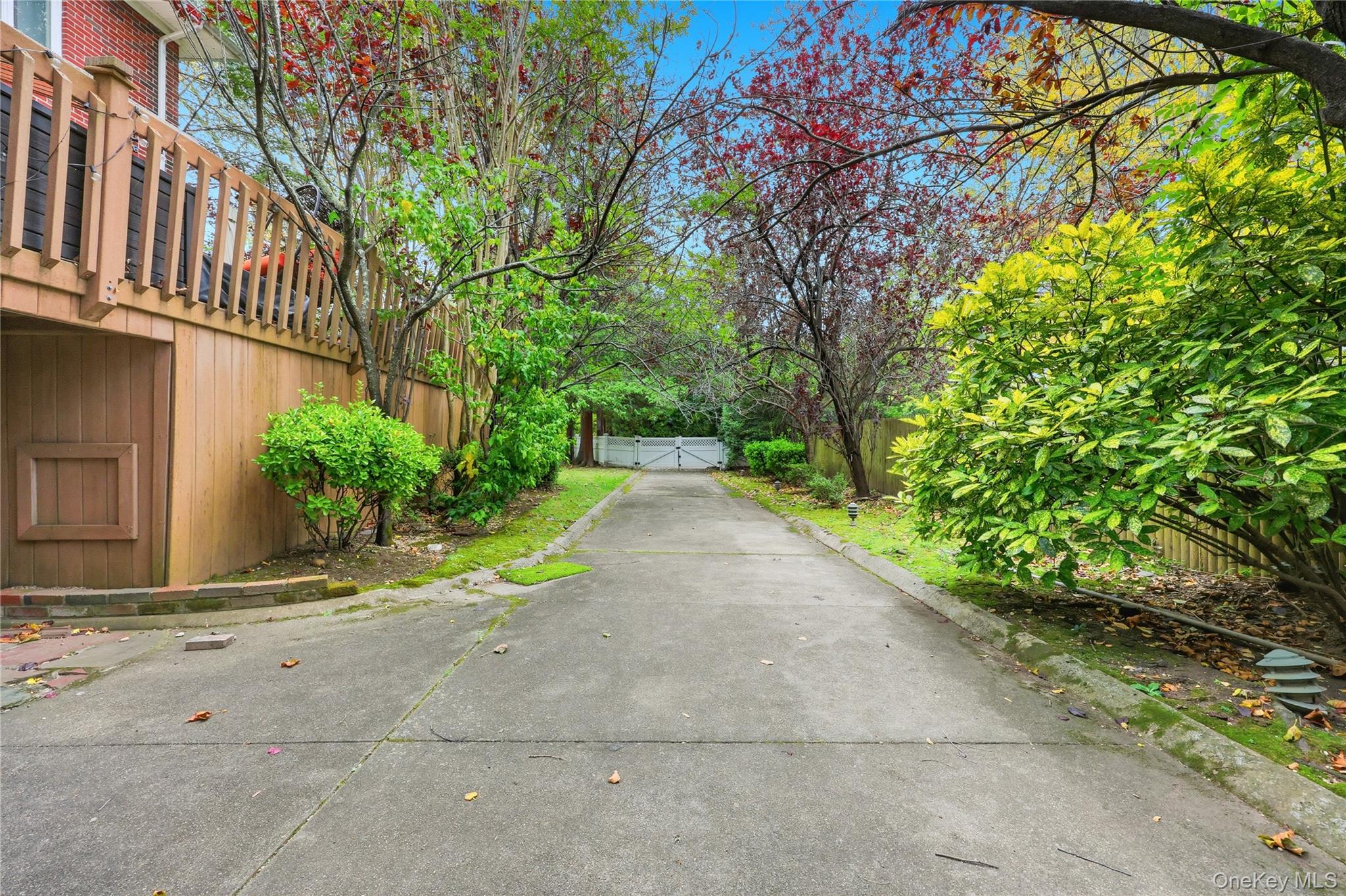 Woodsburgh, New York 11598, United States, 5 Bedrooms Bedrooms, ,4 BathroomsBathrooms,Residential,Active,232181